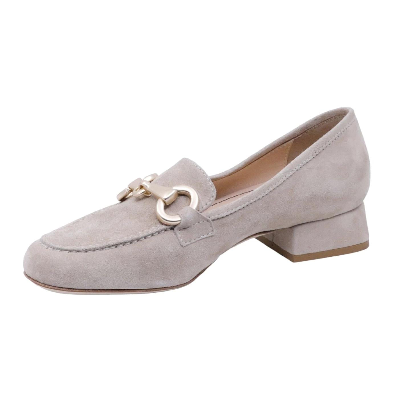 Mocassino donna Le Briella in elegante pelle scamosciata di colore beige e morsetto 