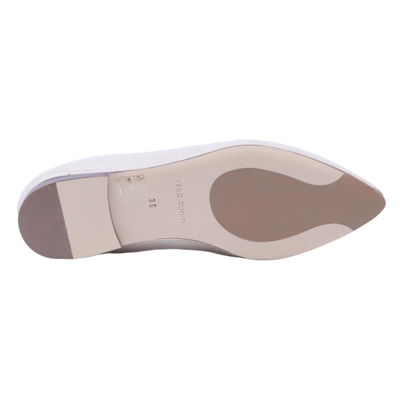 Mocassino donna Triver Flight realizzato in pelle nappata di colore avorio 
