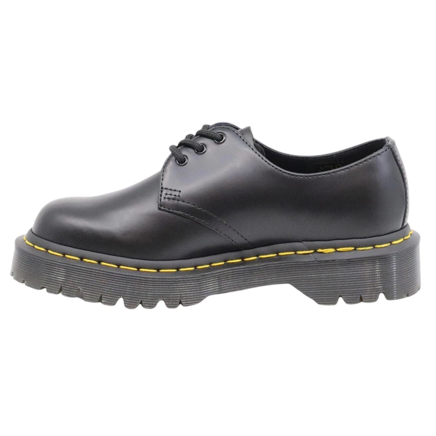 Scarpa allacciata Dr. Martens 1461 da donna realizzata in pelle nera 