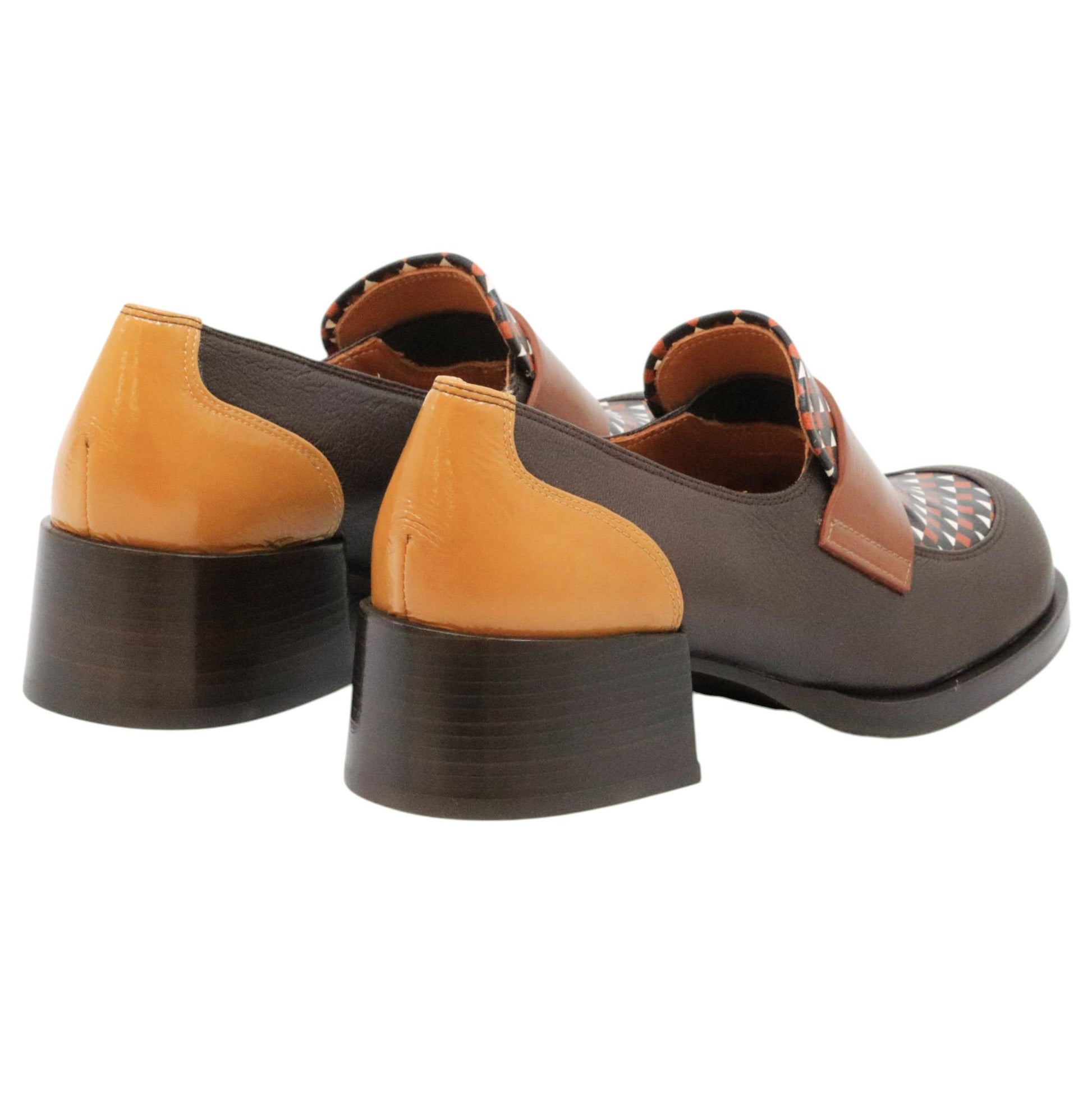 Mocassino Chie Mihara Zumaira donna in pelle marrone e stampa a fantasia 