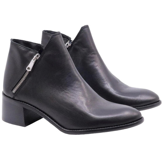 Stivaletto da donna Curiositè in pelle morbida di colore nero 