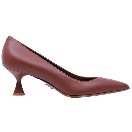 Décolleté Sergio Levantesi Chenil 23 da donna realizzata in pelle opaca di colore marrone 