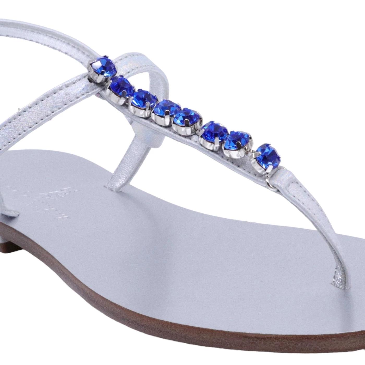 Sandalo infradito 3131C  Paolo Ferrara in pelle argento e pietre color blu zaffiro 