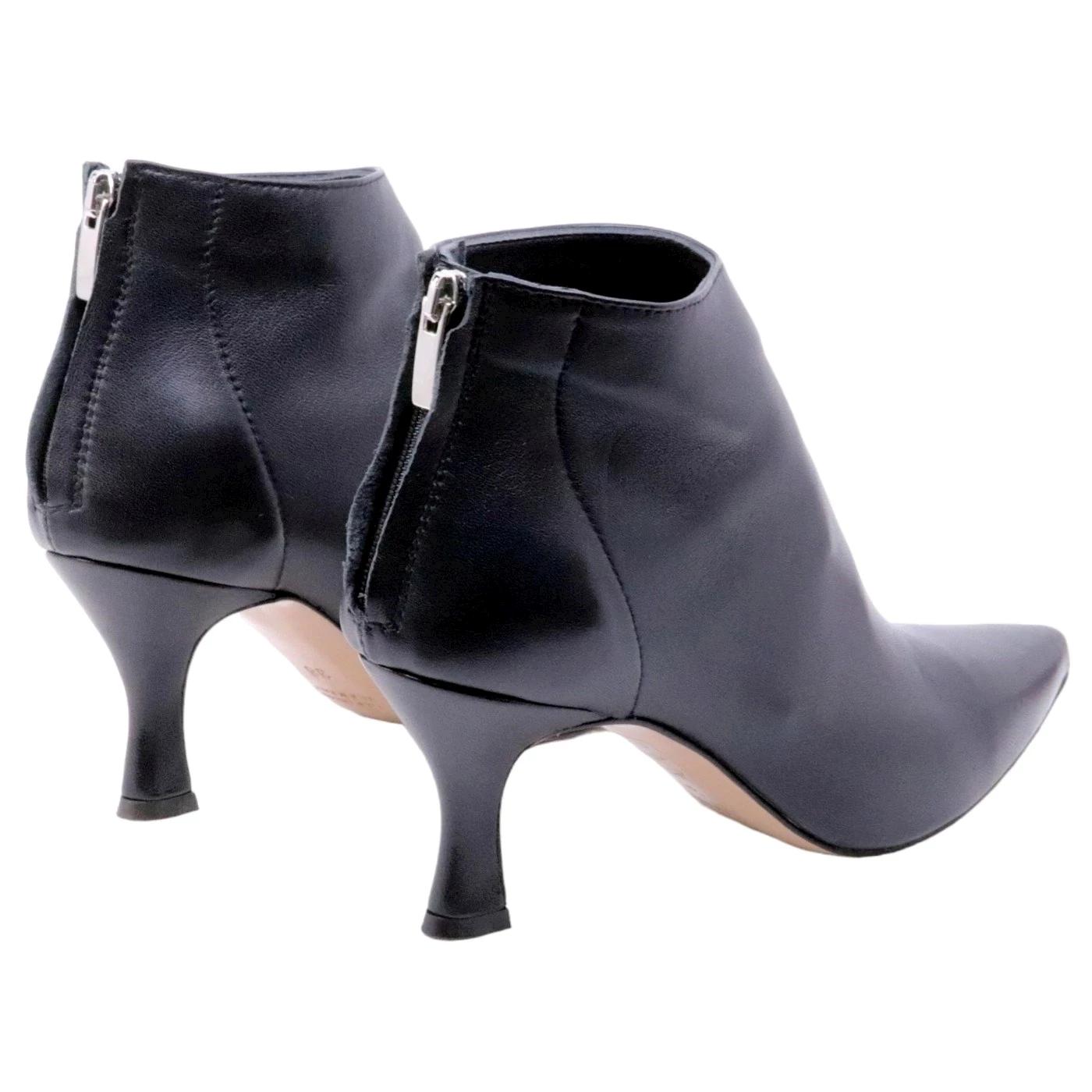 Tronchetto donna Ranyé 130 in pelle nera 