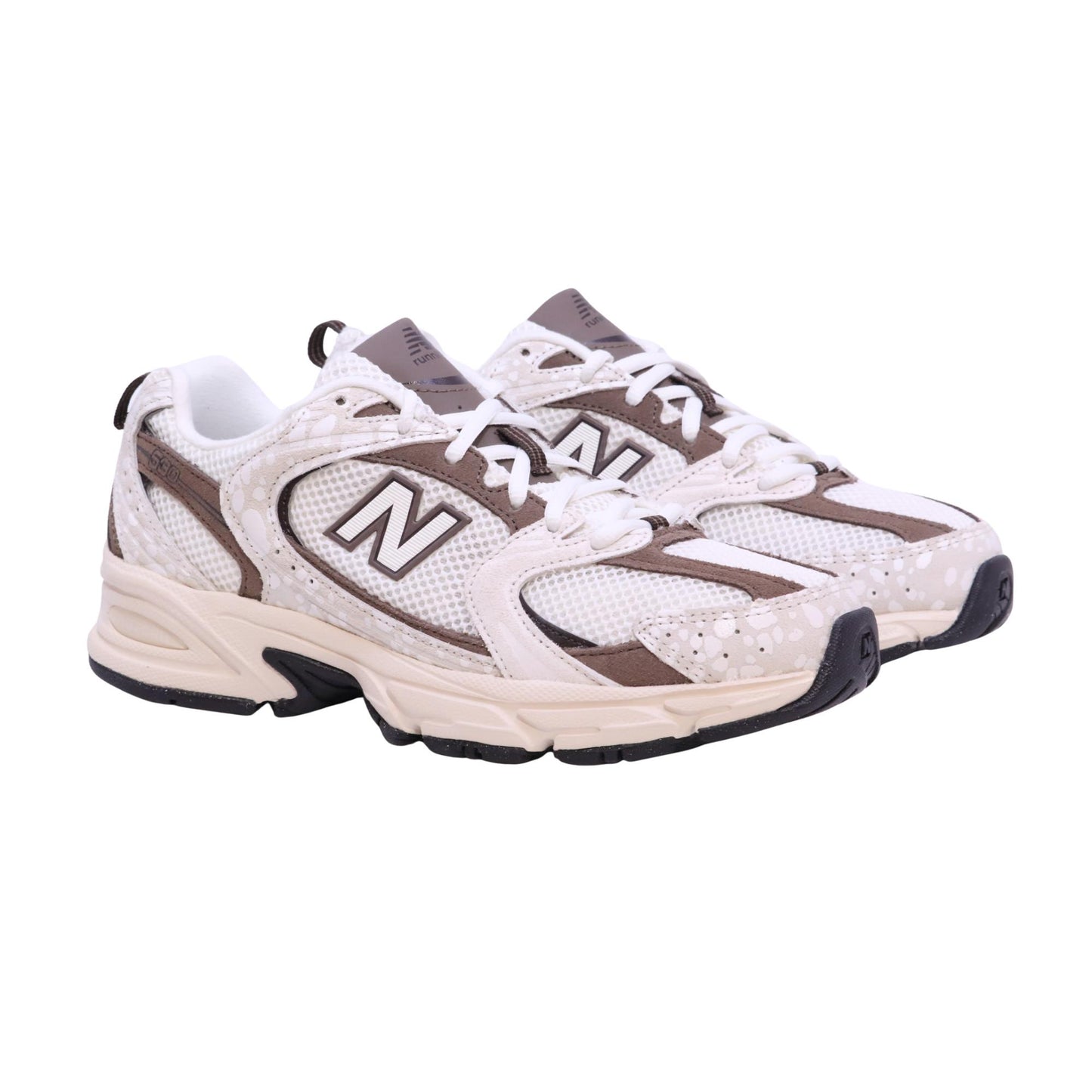 New Balance 530 Sea Salt sneaker in tessuto bianco e marrone 