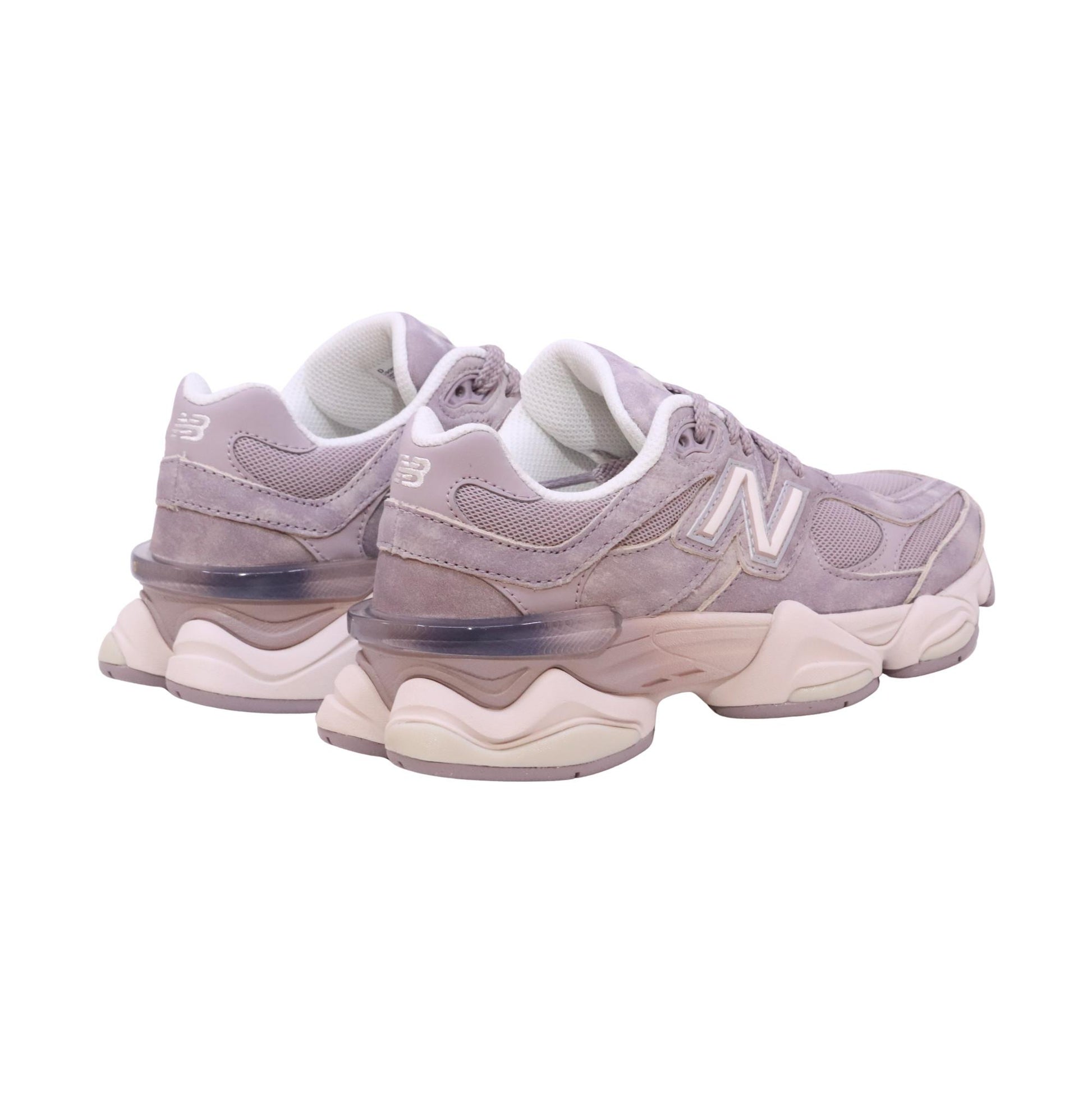 New Balance 9060 Truffle Salt sneaker donna in nubuck 