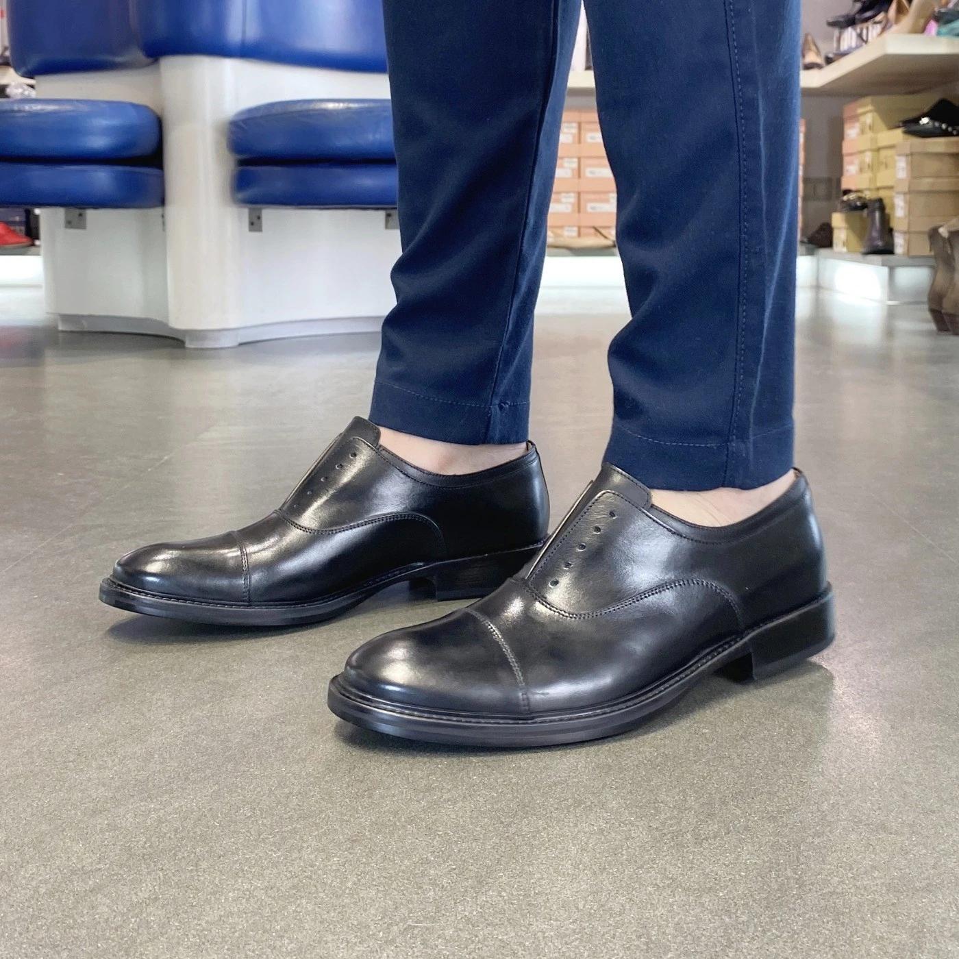 Scarpa francesina uomo di Seboy's 3055 in pelle nera spazzolata 