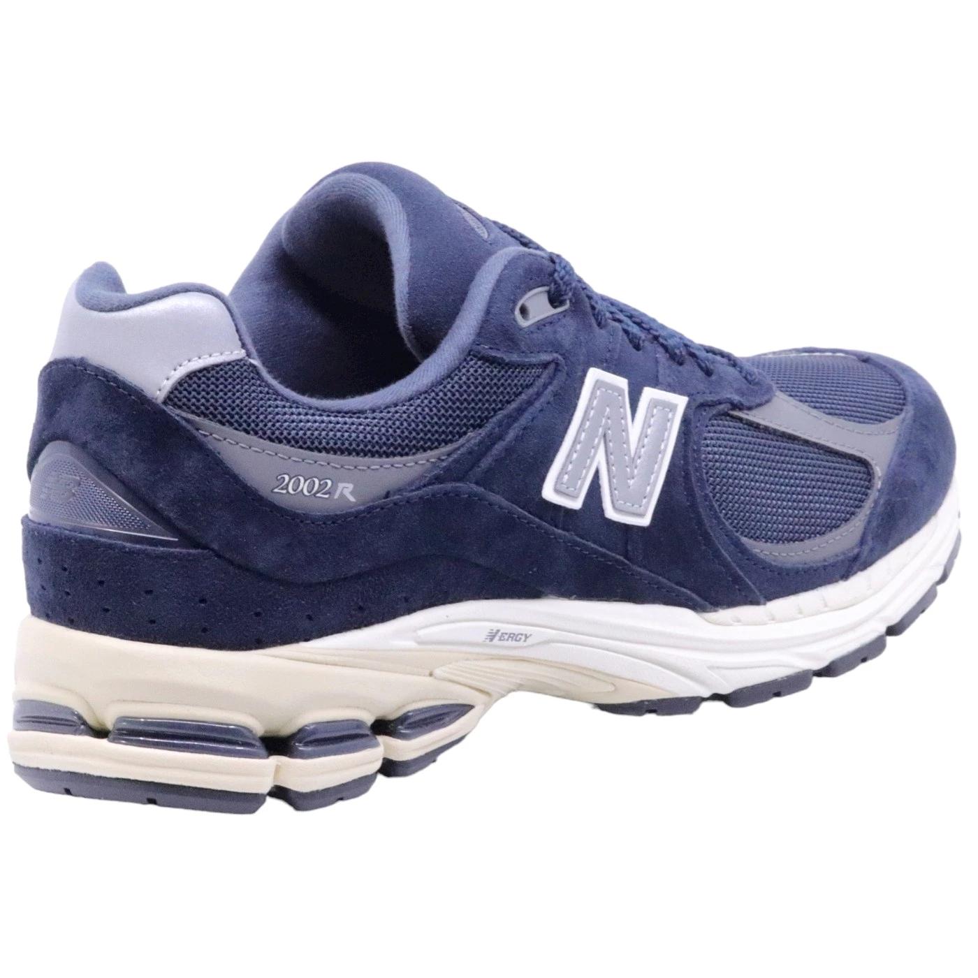 New Balance 2002R Eclipse Navy sneaker uomo in camoscio blu con tessuto mesh blu scuro M2002RCA-ECLIPSNAVYBLACK NEW BALANCE