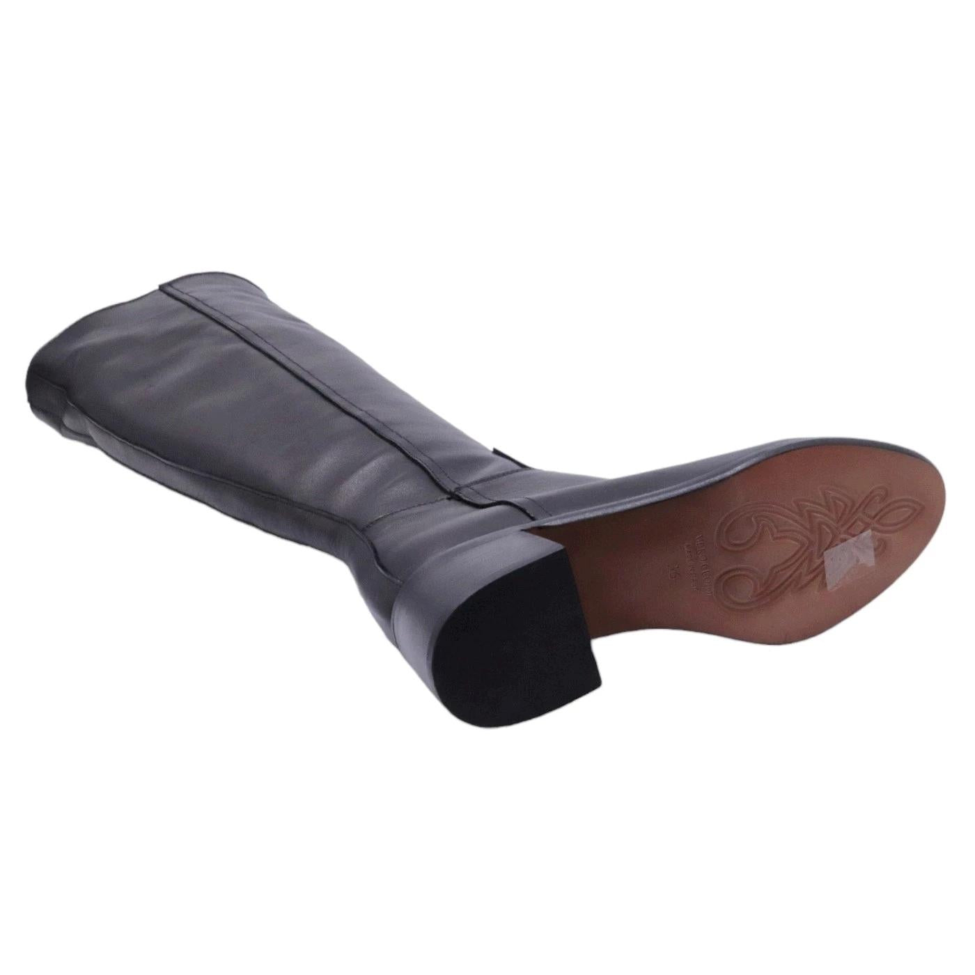 Stivale da donna Curiositè 2125 in pelle morbida di colore nero 