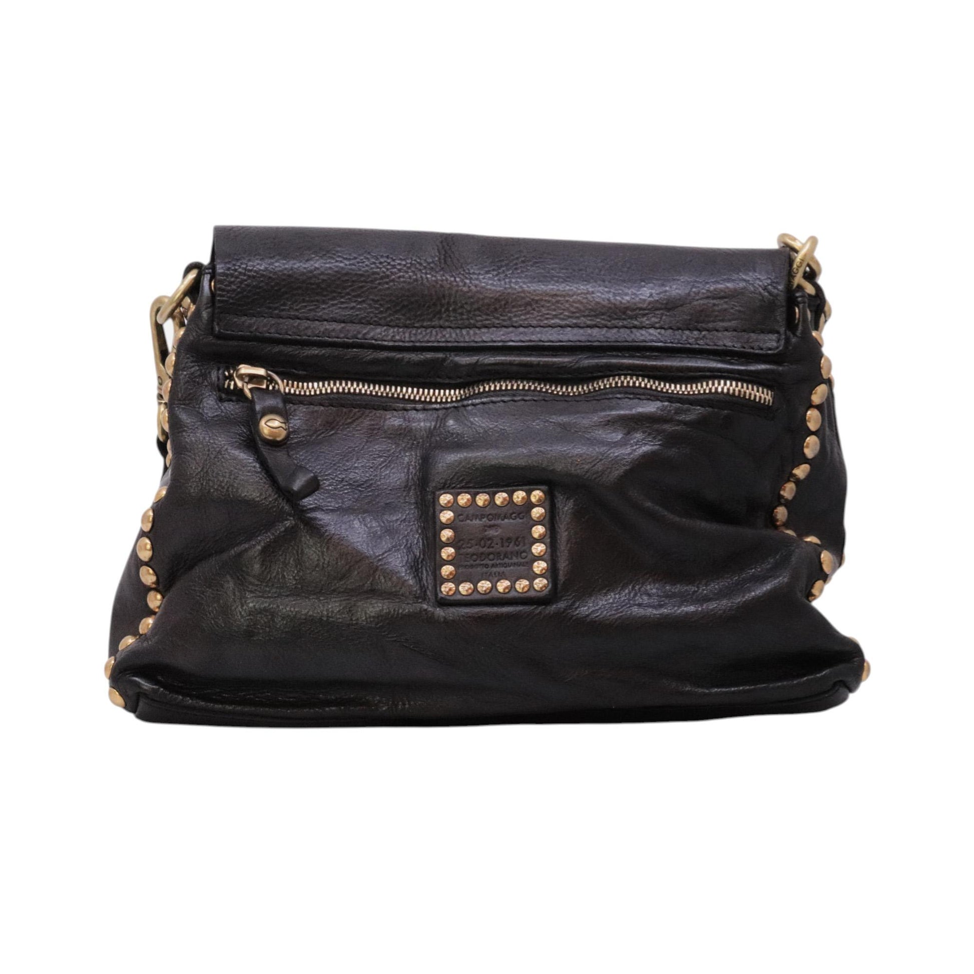 Campomaggi C042250 borsa tracolla donna in pelle nera con borchie 