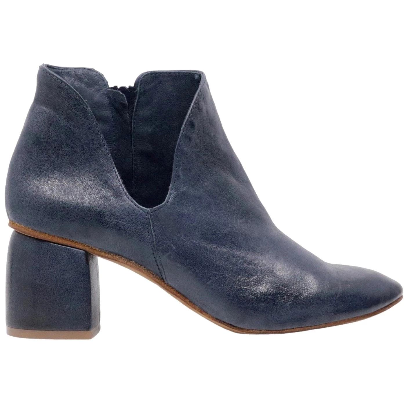 Stivaletto donna Kudetà in morbida pelle di colore blu 