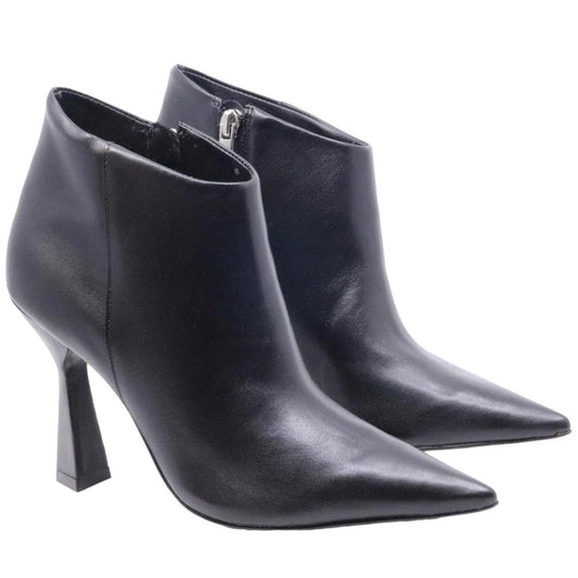 Tronchetto donna Carrano 613004  in elegante pelle di colore nero 