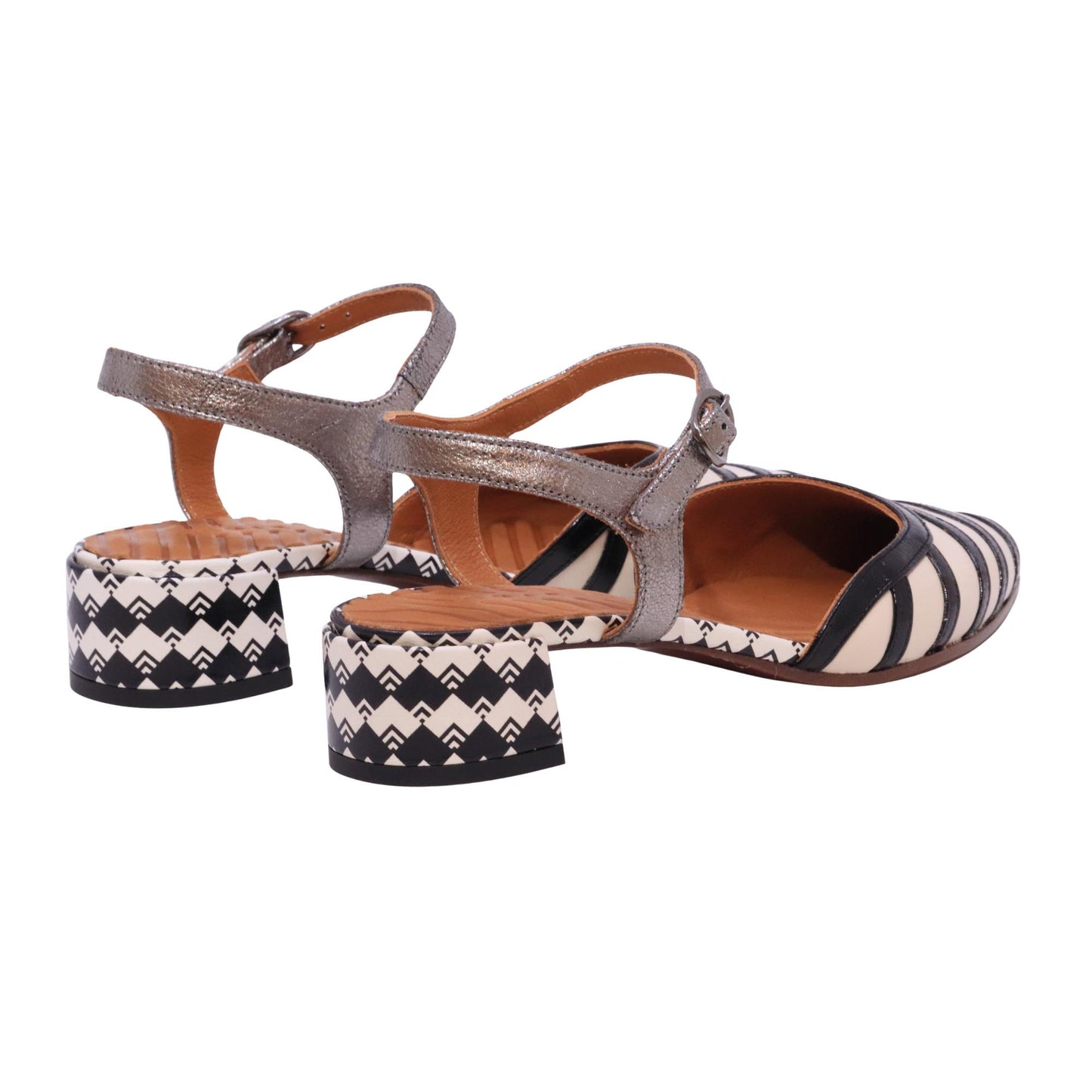 Chie Mihara Haler slingback donna in pelle panna e nero con tacco decorato 