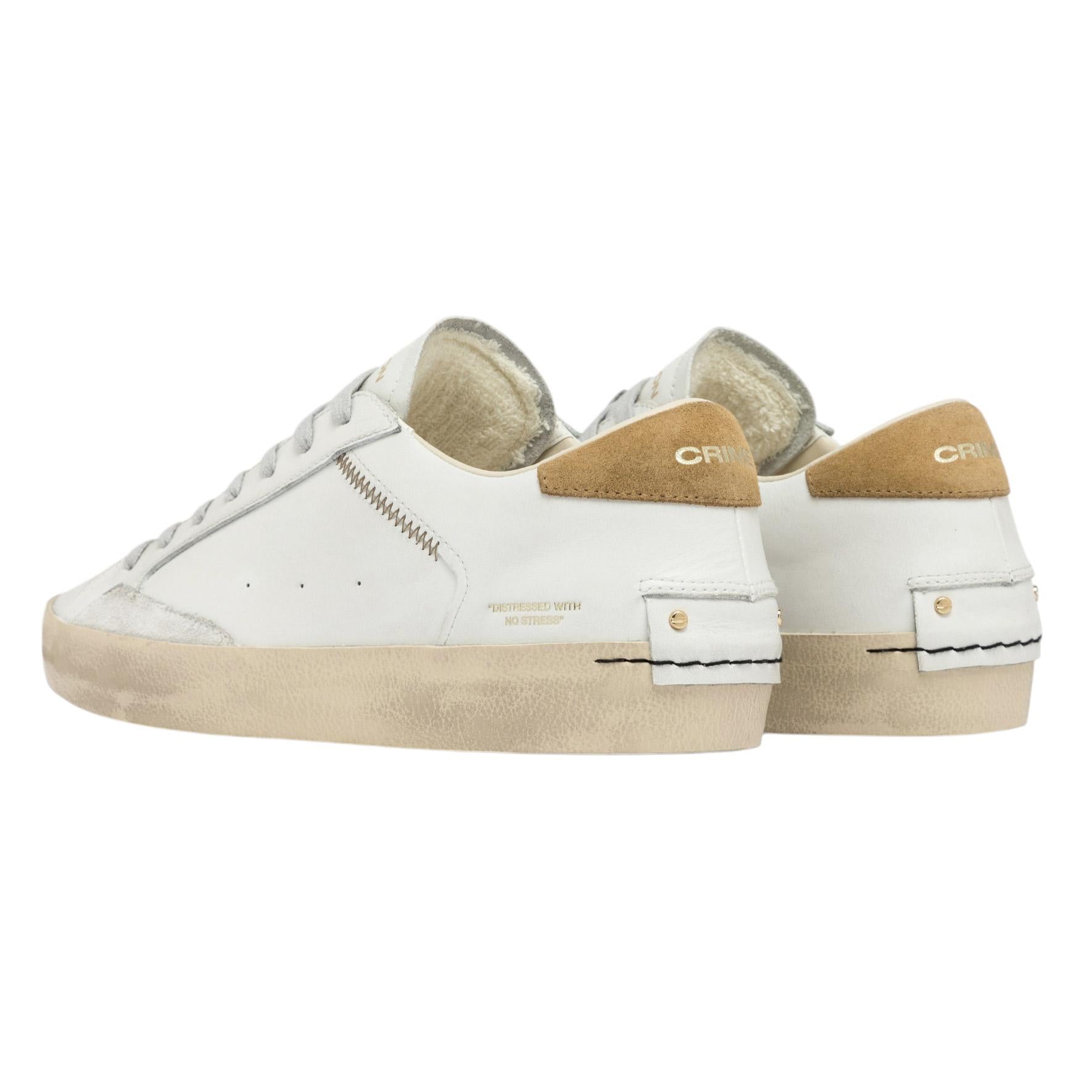 Sneaker uomo Crime London 14006 Distressed in pelle bianca e talloncino in camoscio beige 