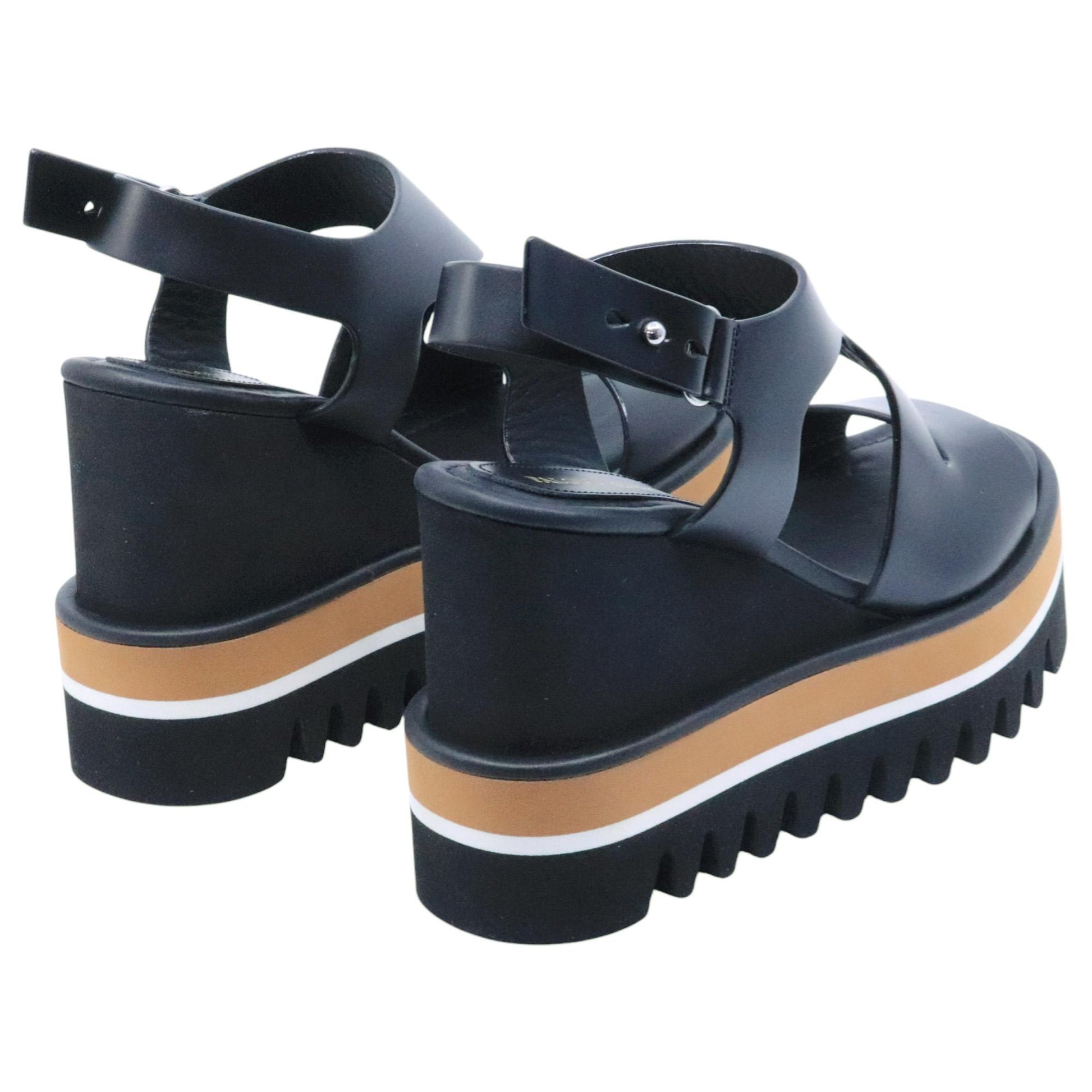 Sandalo con zeppa Paloma Barceló 26 Zarine in pelle nera 