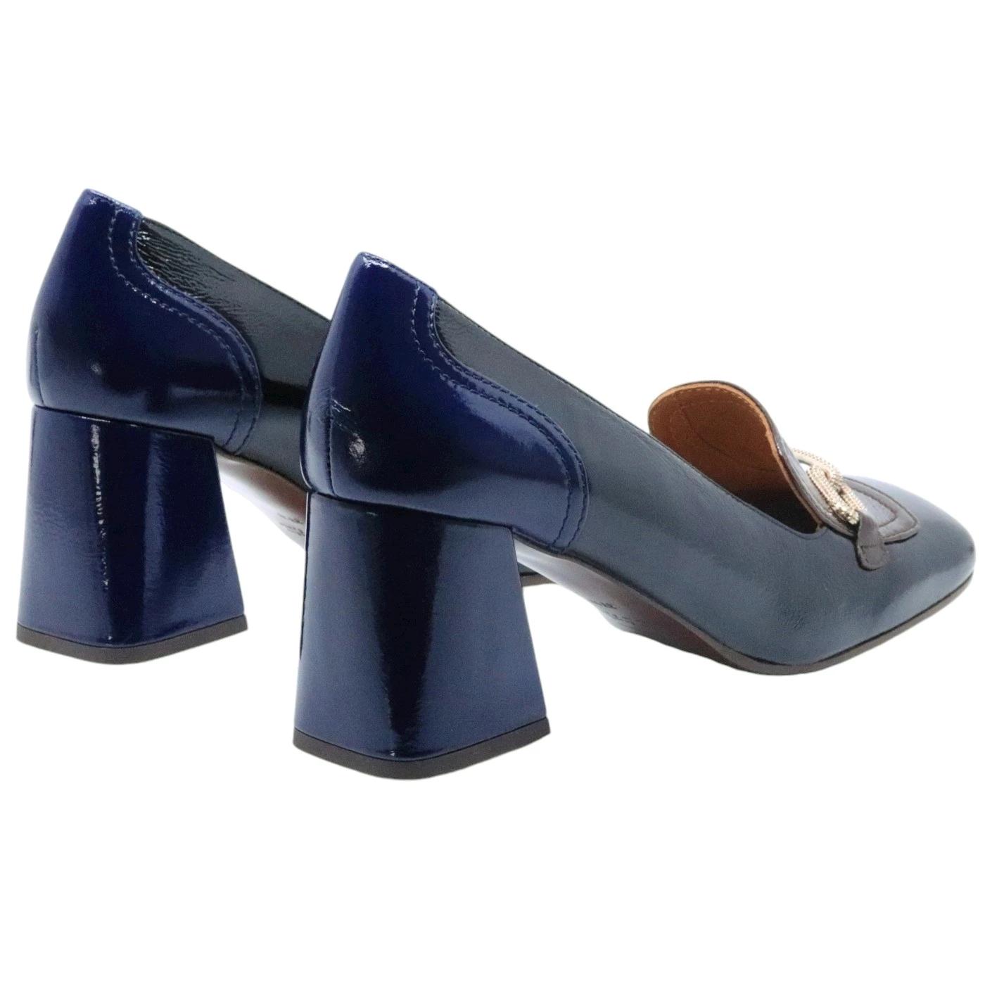 Mocassino con tacco Chie Mihara Sotel in pelle nera e blu lucido 