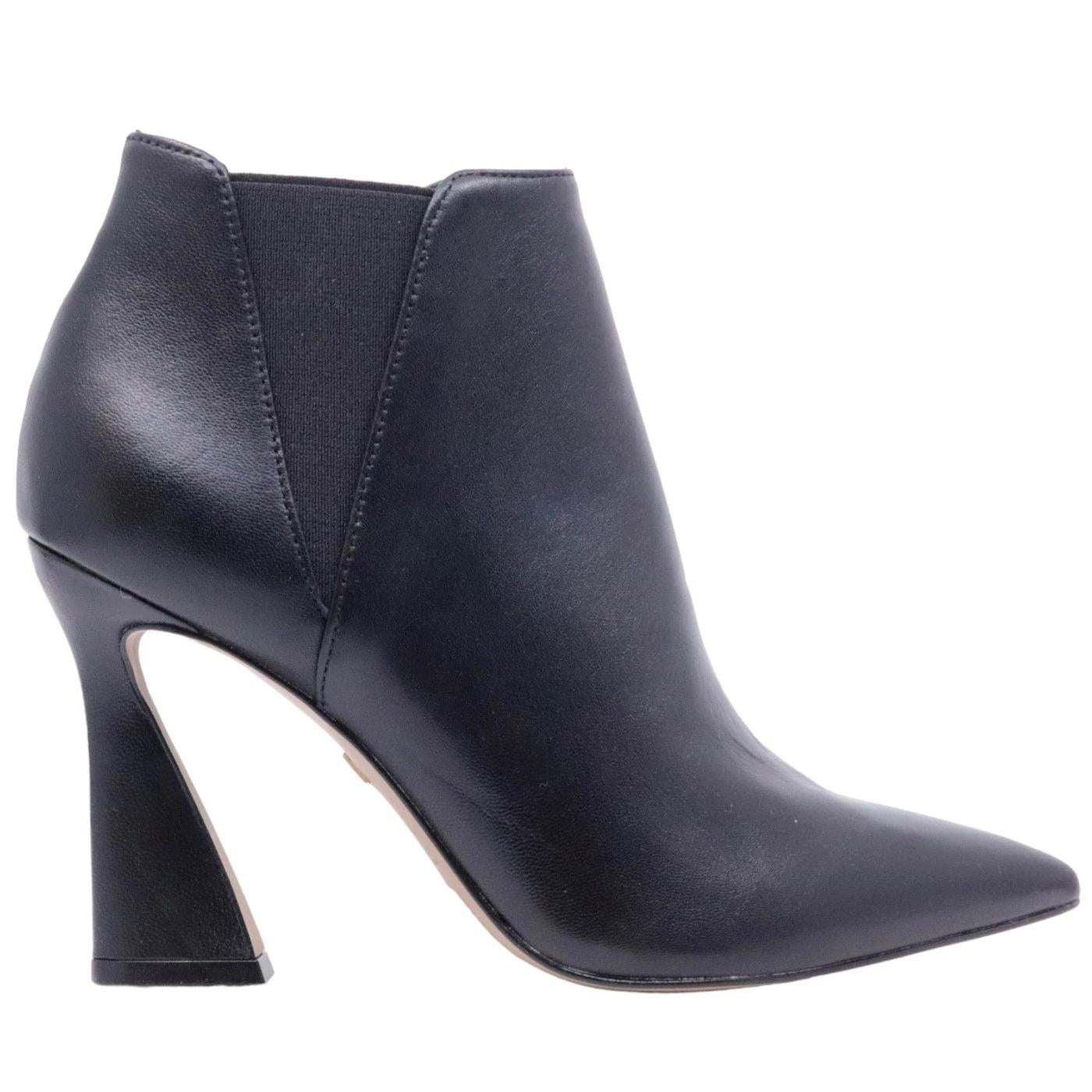 Tronchetto donna Carrano in elegante pelle di colore nero 
