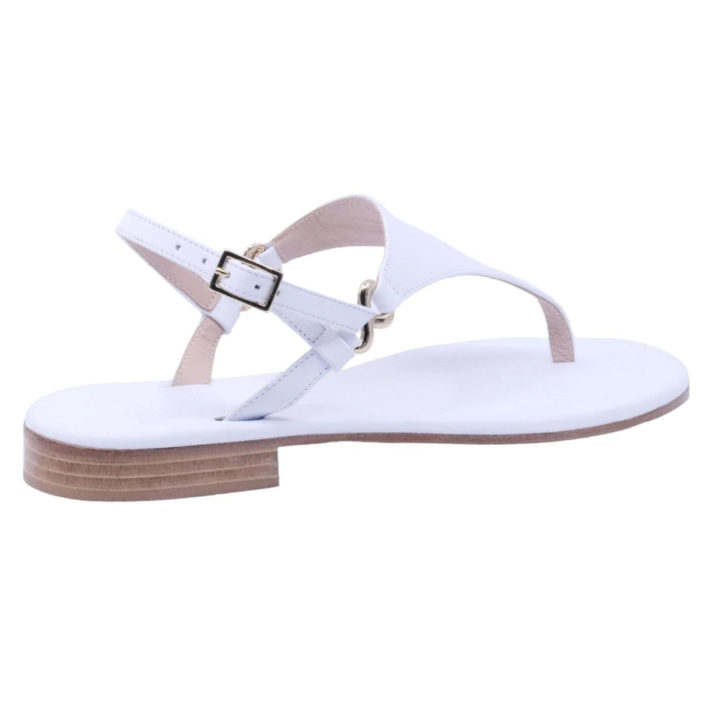 Sandalo infradito Paolo Ferrara CR721 in pelle bianca con accessorio oro 