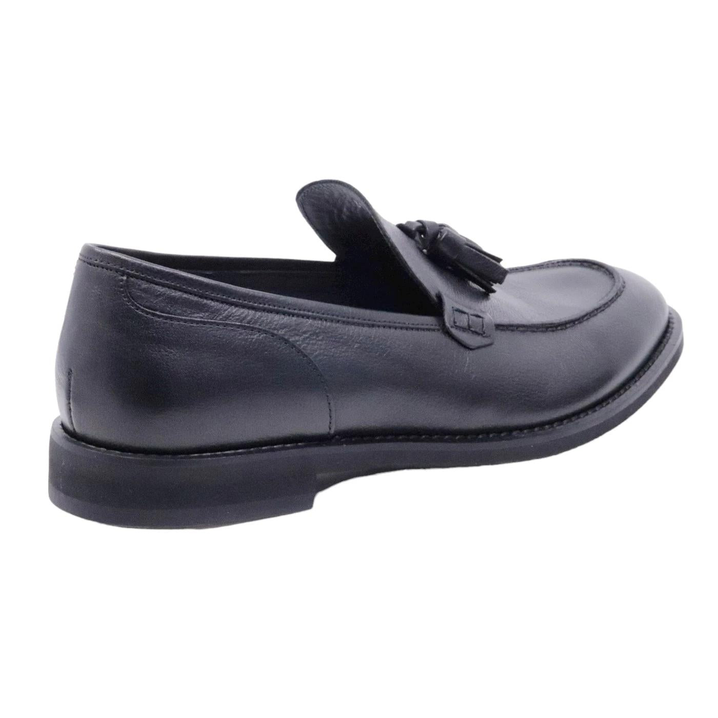 Mocassino uomo Seboy's 3542 in morbida pelle di colore nero con mappetti 