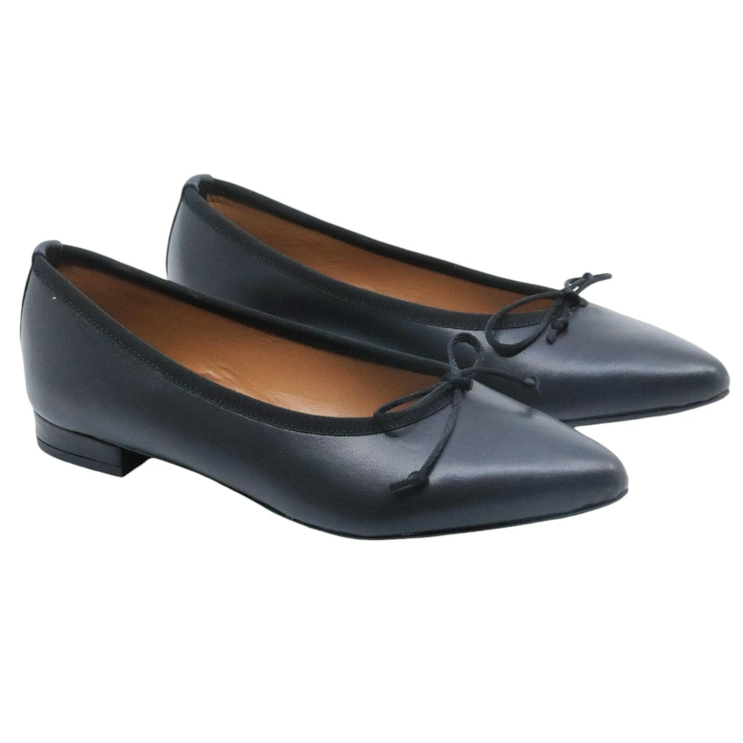 Ballerina donna Jaffè 600T in pelle nera con un delicato fiocco applicato 