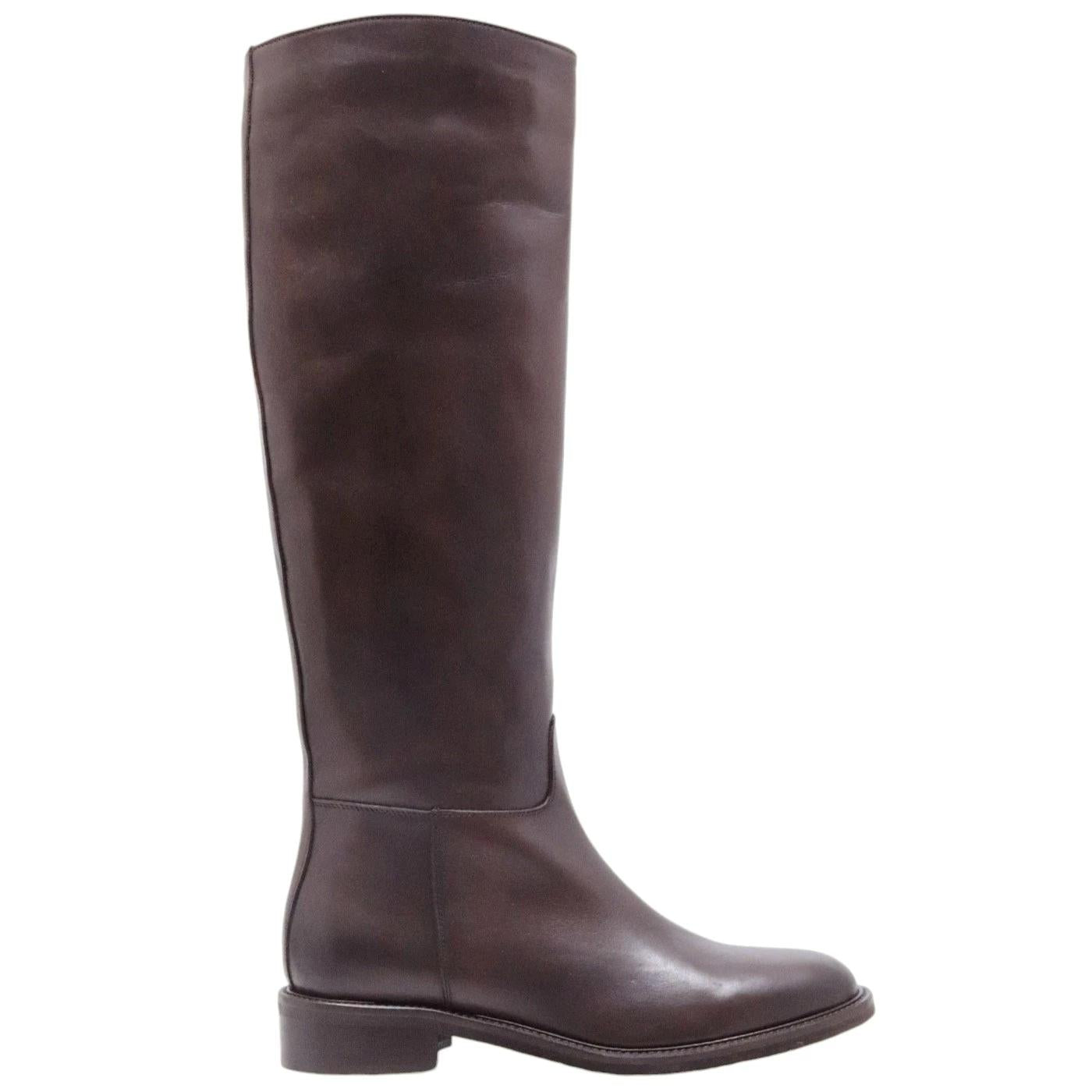 Stivale da donna The Seller GD491 realizzato in pelle di colore marone 