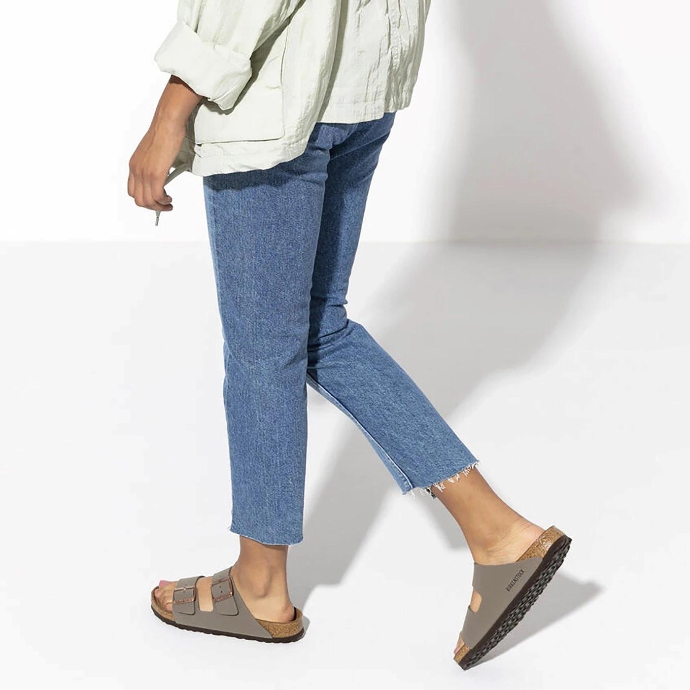 Birkenstock Arizona Birkibuc Stone sandalo doppia fibbia Narrow Fit 
