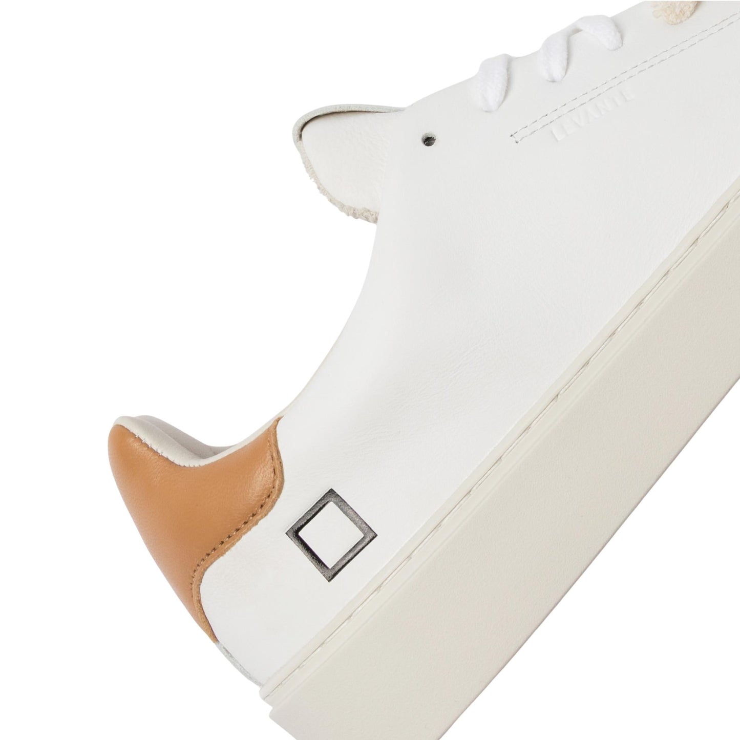 D.A.T.E. Levante Calf LV-VA-WI sneaker uomo in pelle bianca con dettaglio cuoio 