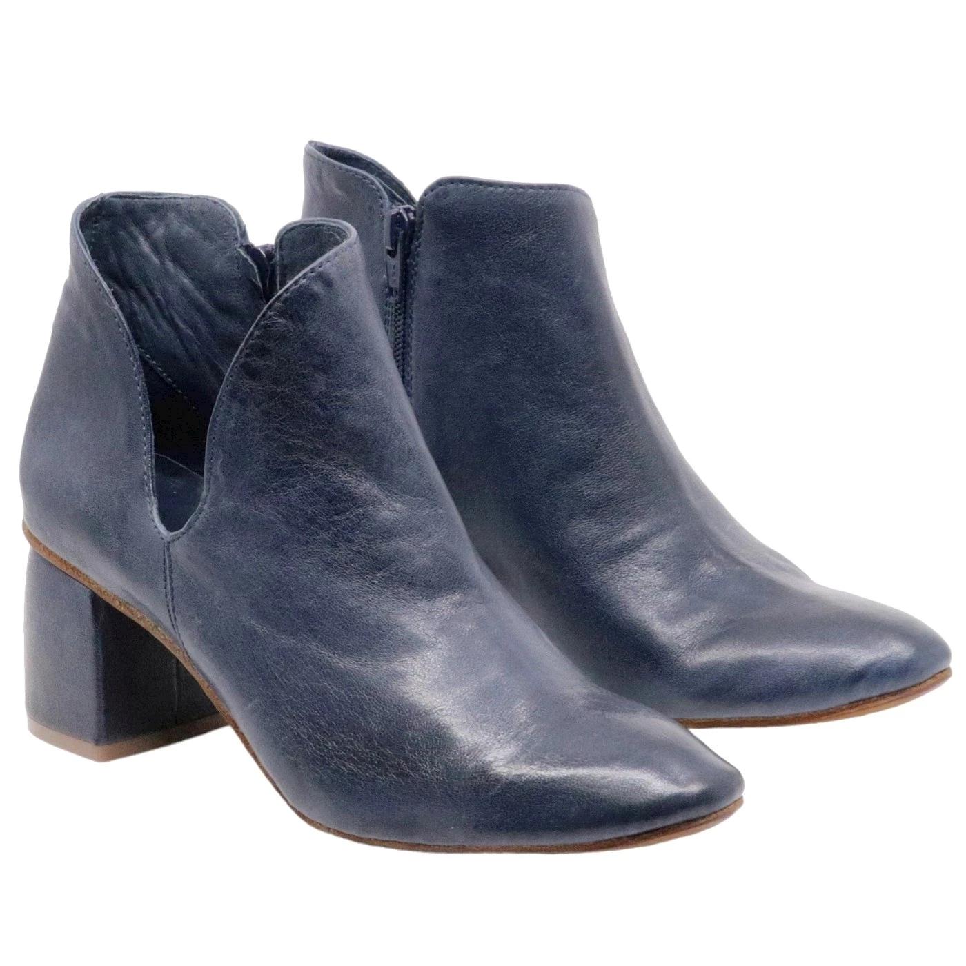Stivaletto donna Kudetà in morbida pelle di colore blu 