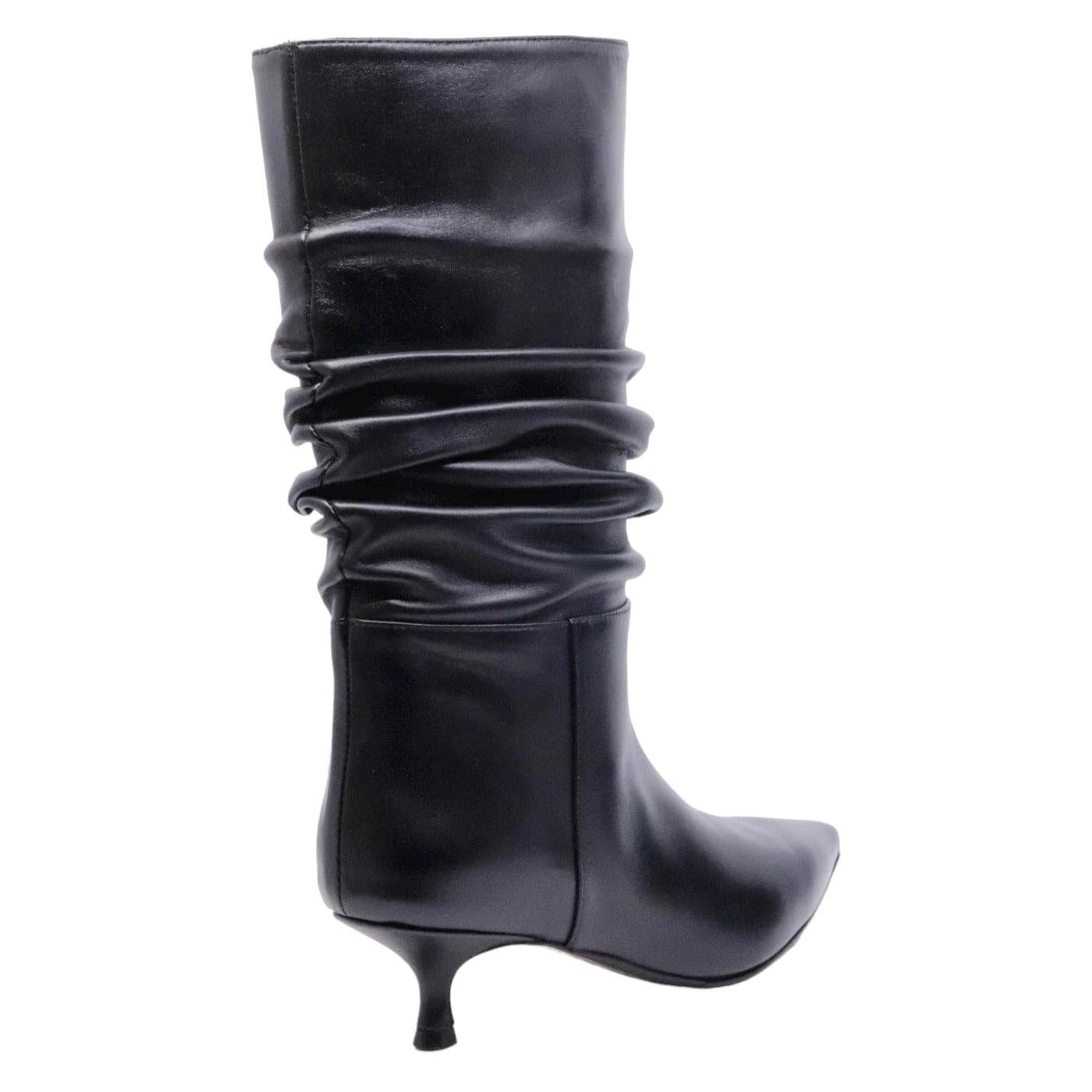 Stivale donna Anna F in elegante pelle di nappata di colore nera 