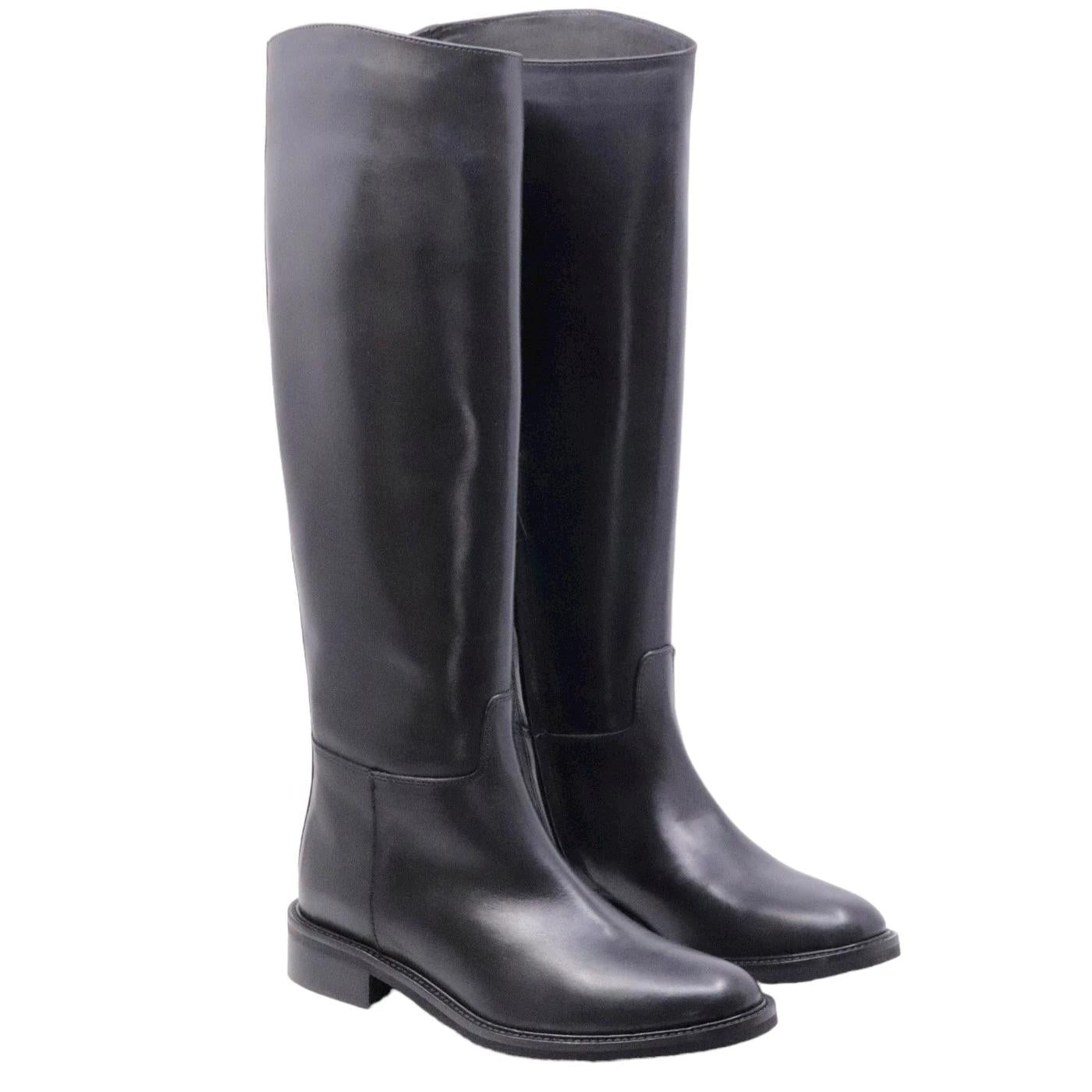 Stivale da donna The Seller GD491 realizzato in pelle di colore nero 