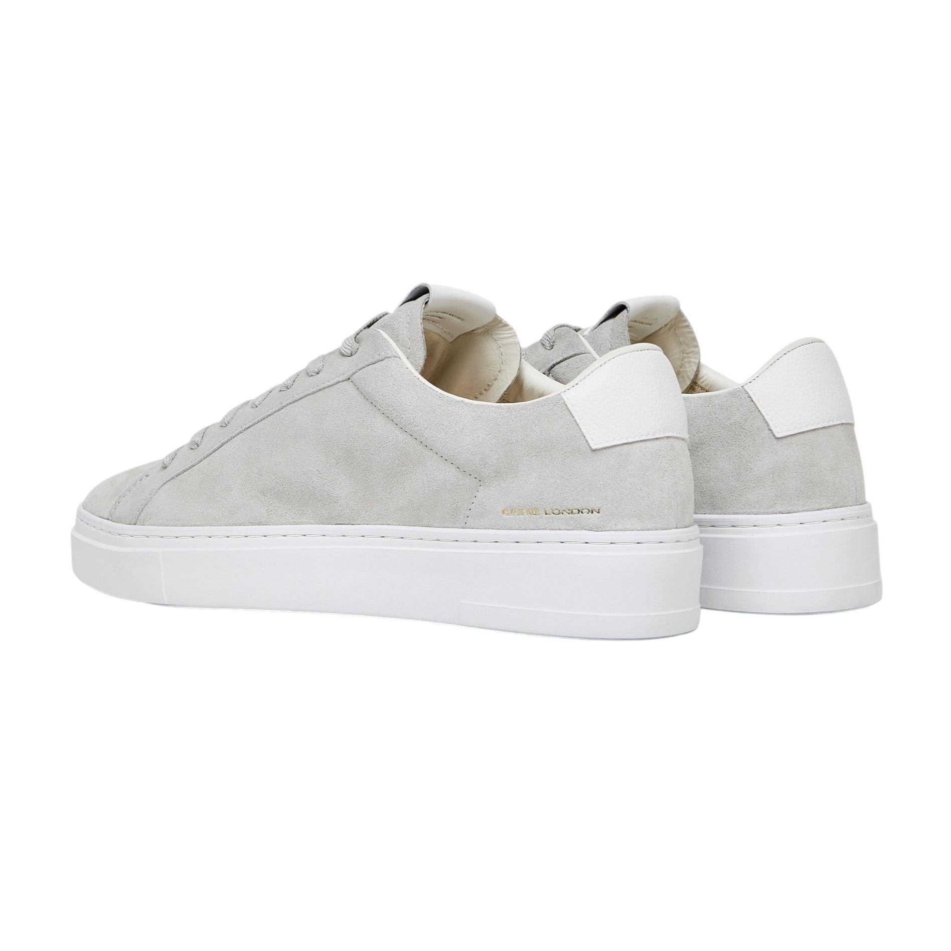 Sneaker uomo Crime London 17705 Extralight in camoscio ghiaccio e talloncino in pelle martellata bianca 