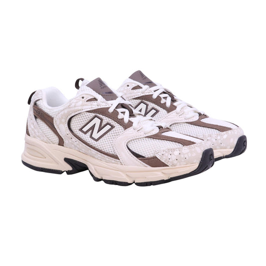 New Balance 530 Sea Salt sneaker in tessuto bianco e marrone 