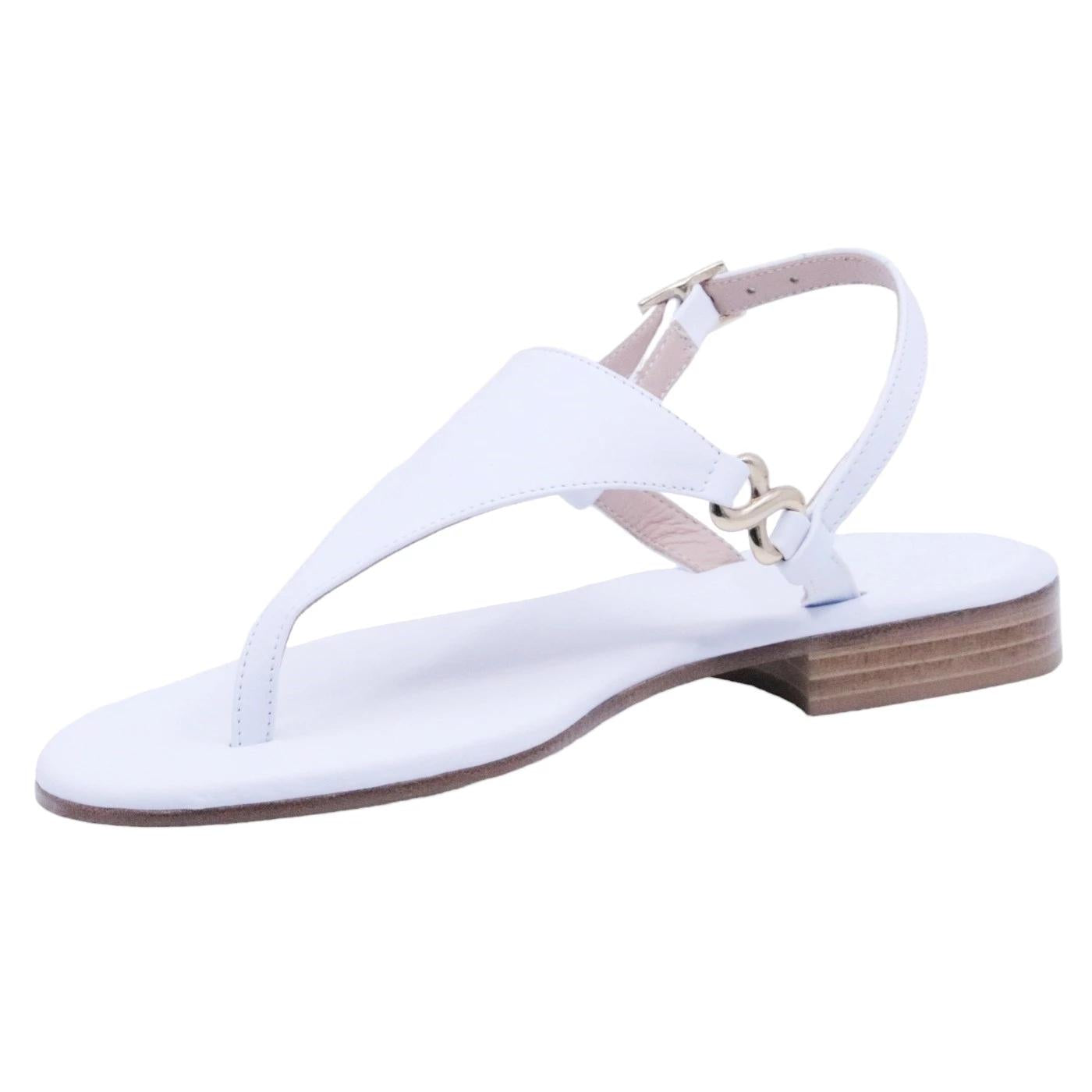 Sandalo infradito Paolo Ferrara CR721 in pelle bianca con accessorio oro 