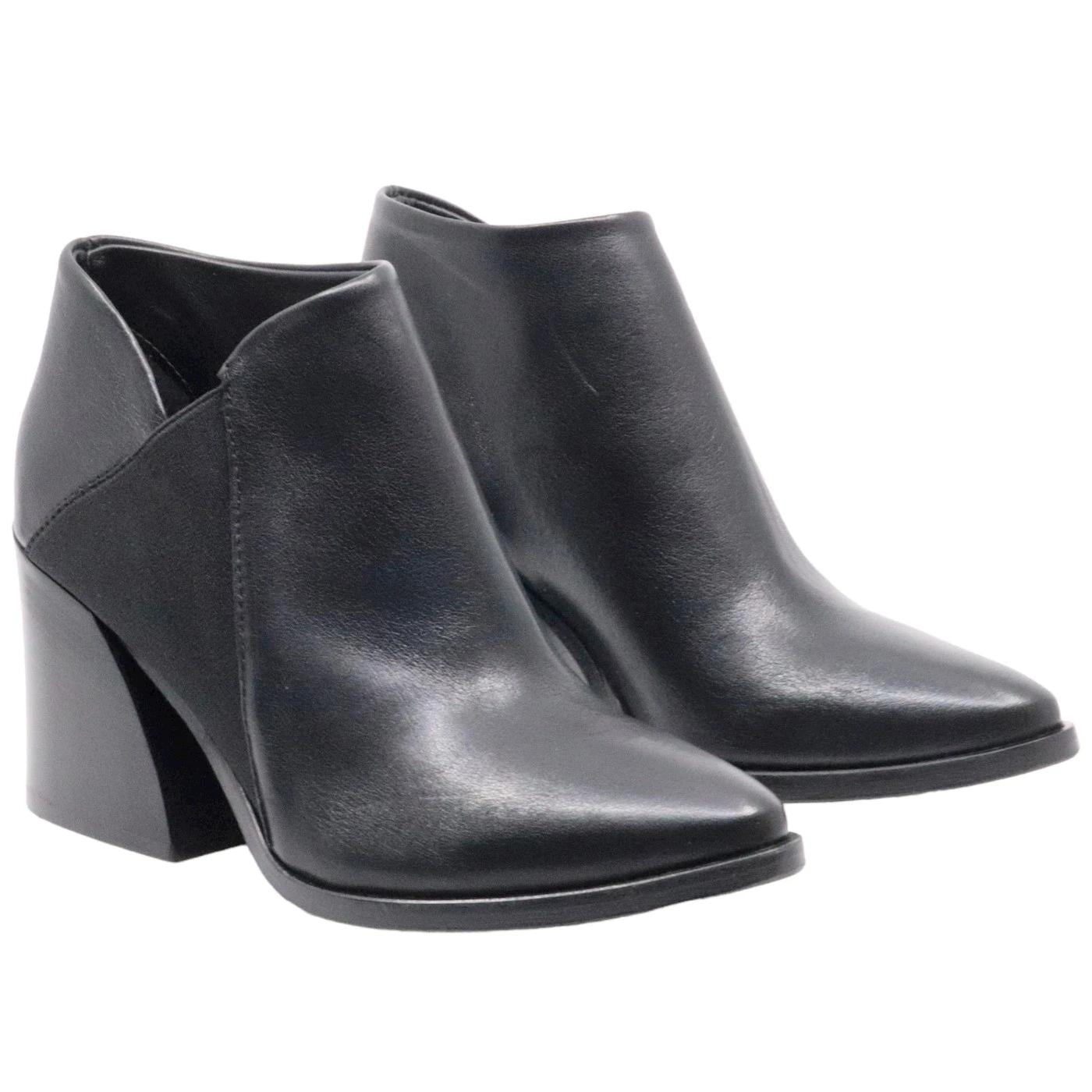 Stivaletto da donna Curiositè realizzato in pelle nappata nera 