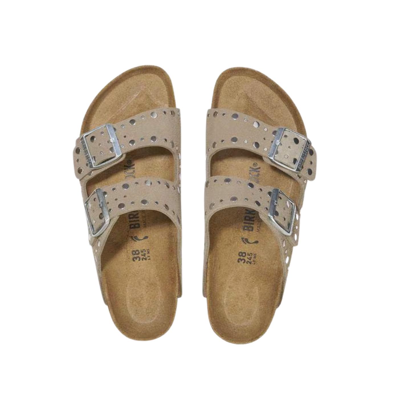 Birkenstock Arizona Rivet sandalo donna in camoscio taupe con doppia fibbia e borchie 