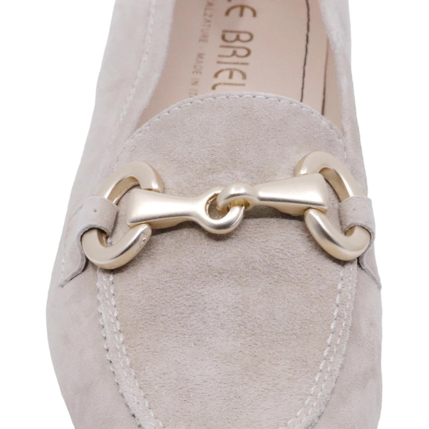 Mocassino donna Le Briella in elegante pelle scamosciata di colore beige e morsetto 