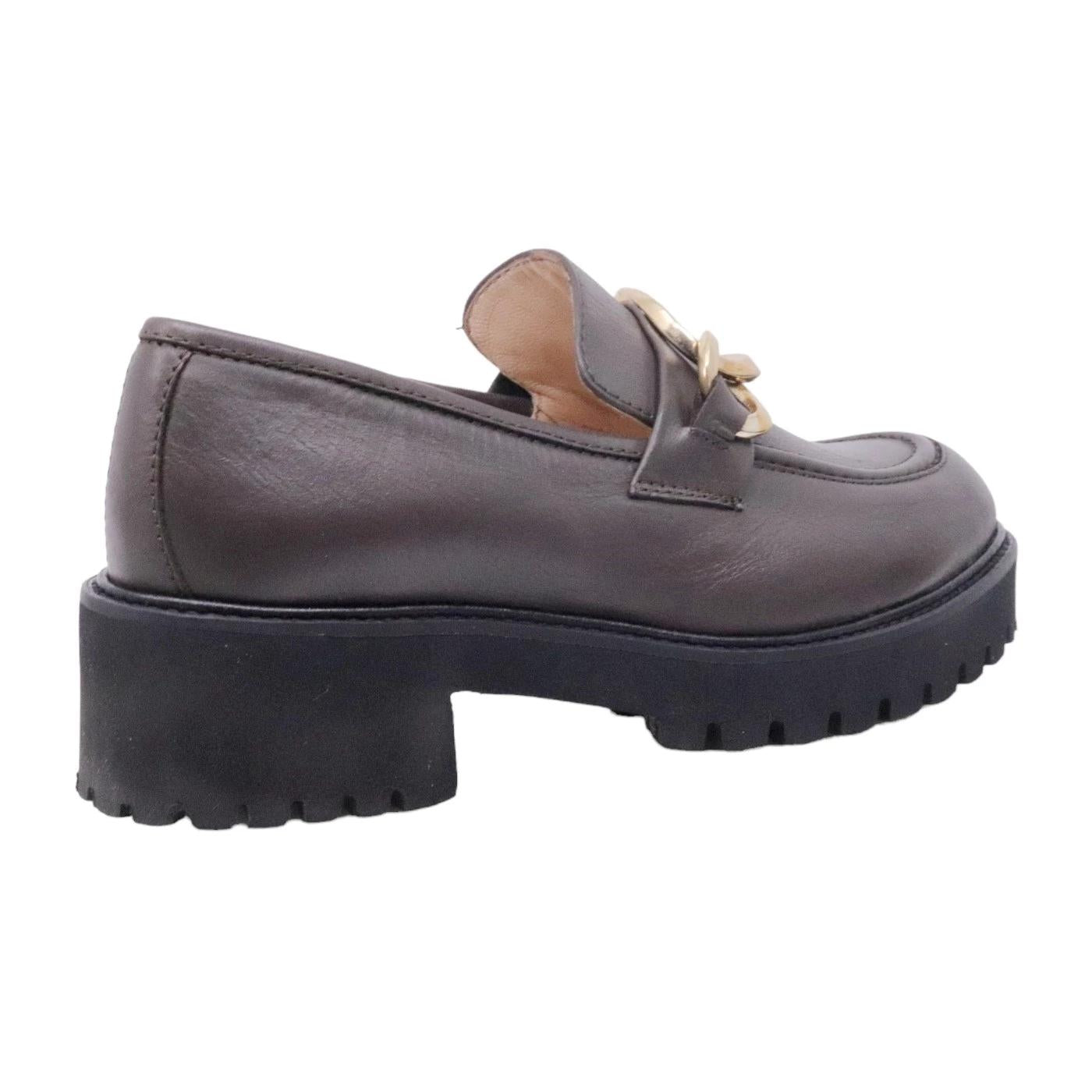 Mocassino donna Le Briella in pelle nappata di colore testa di moro con morsetto 