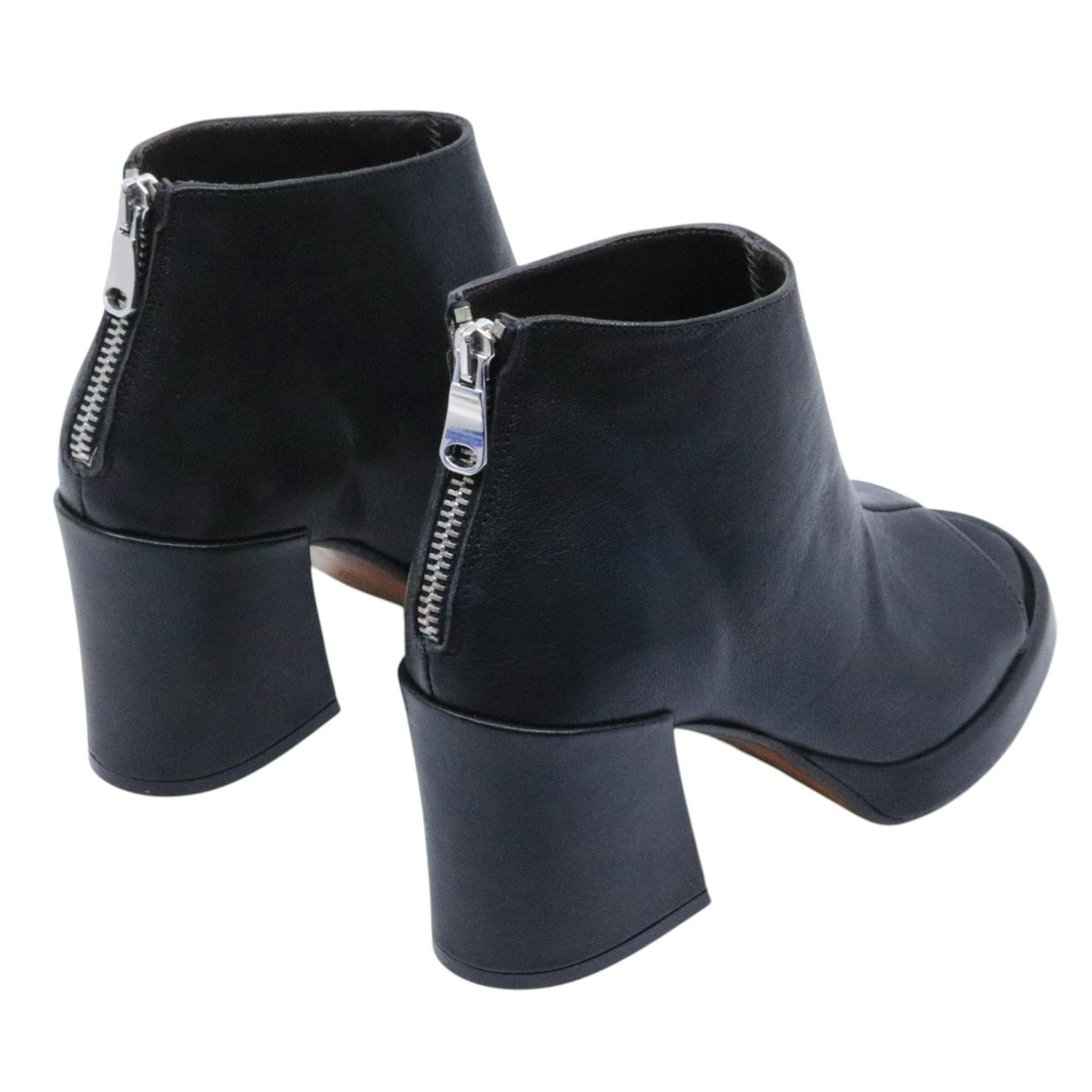 Stivaletto donna Curiositè 2735 in pelle nera con punta aperta 