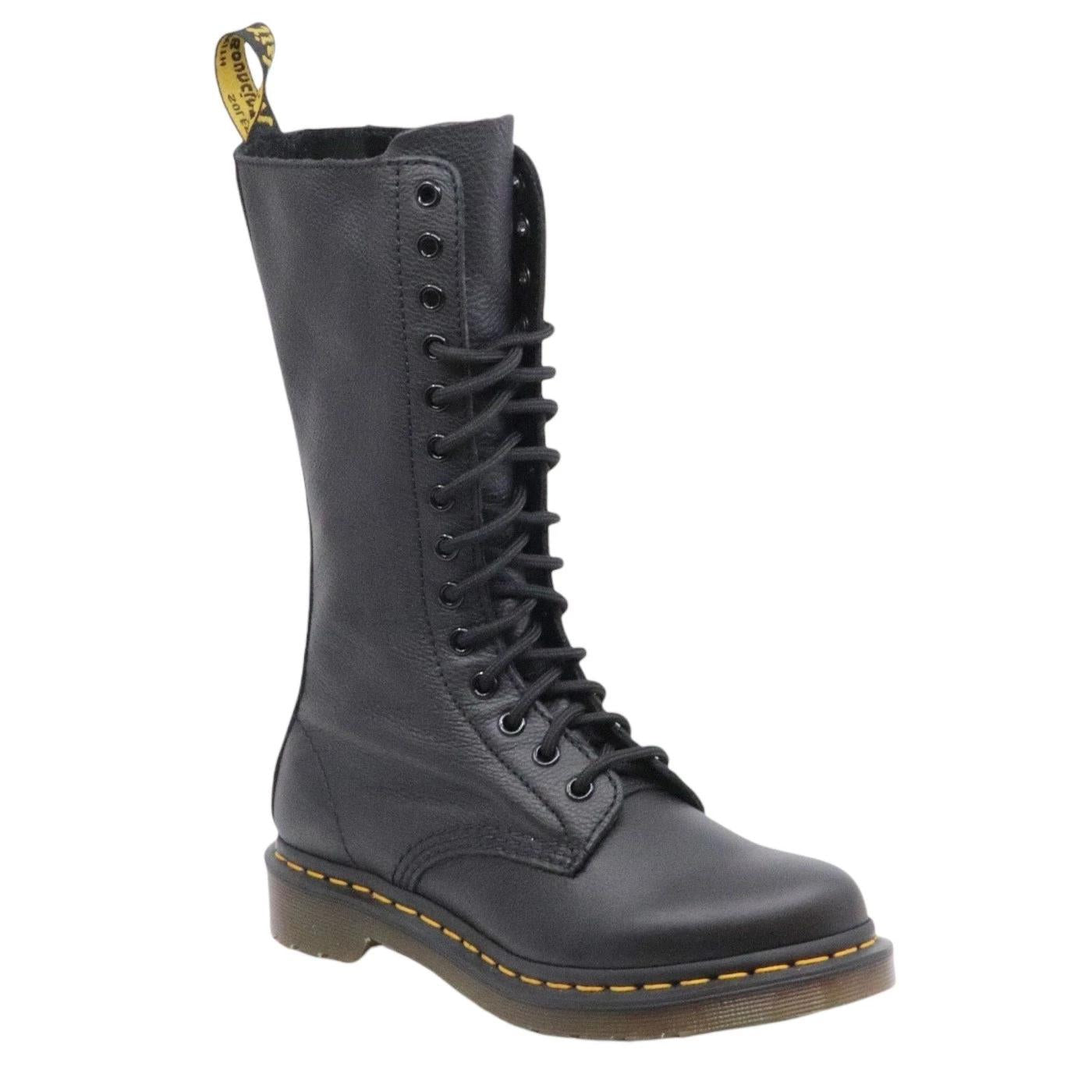 Dr. Martens 1B99 Stivale da donna realizzato in morbida pelle virginia 