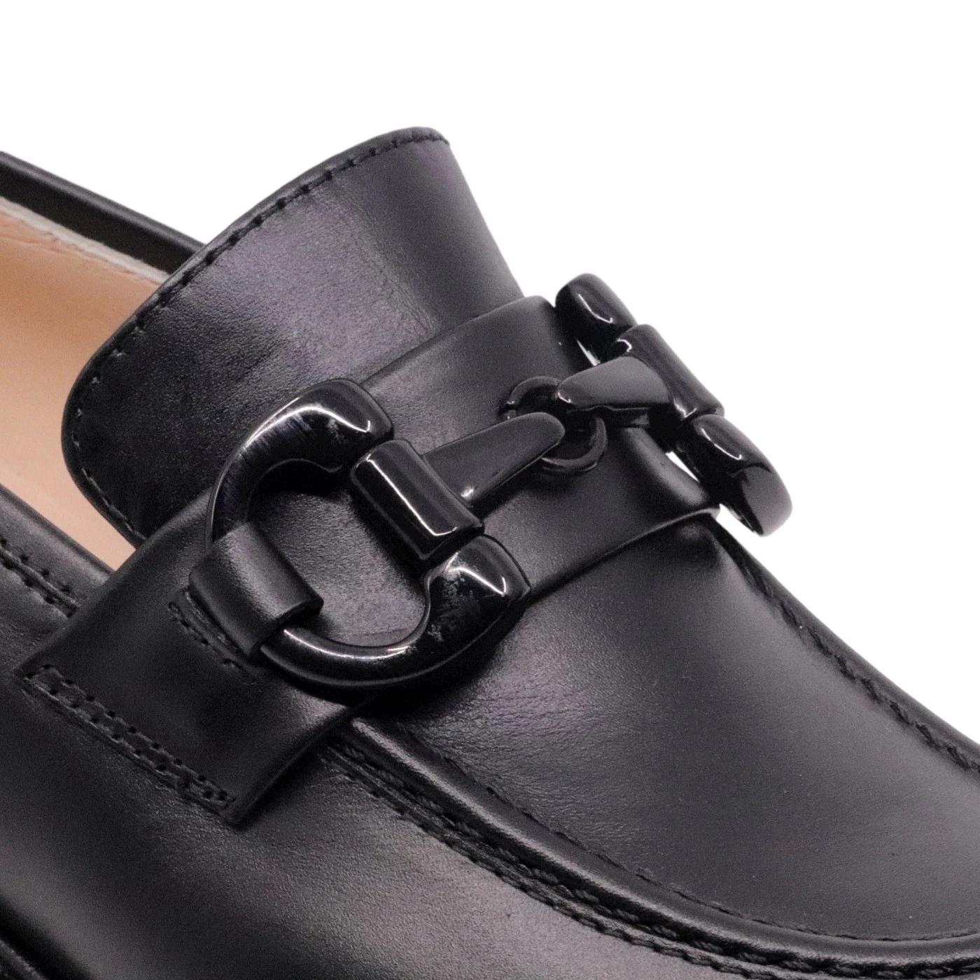 Mocassino donna Le Briella in pelle nappata di colore nero con morsetto 