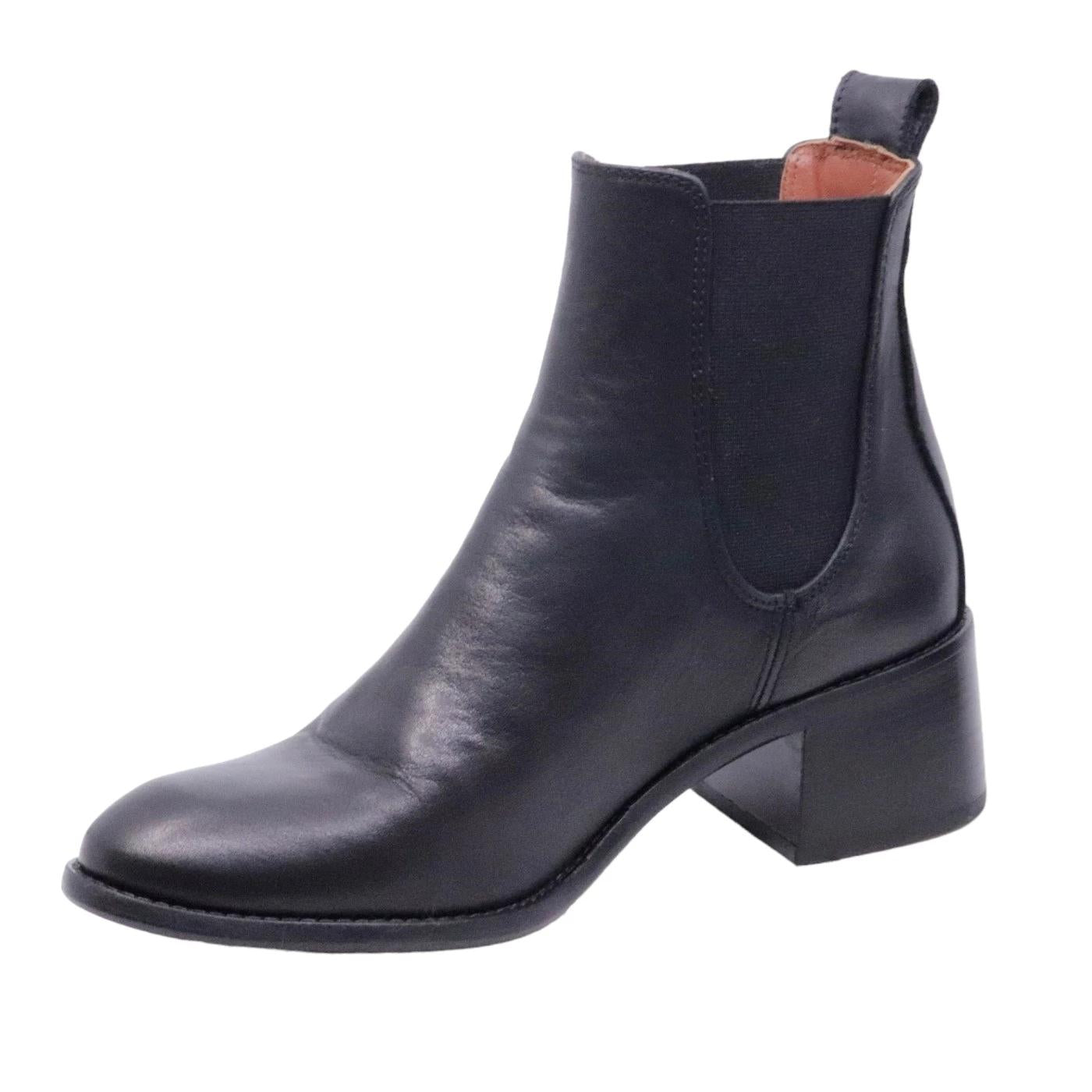 Stivaletto donna Curiositè 2372 in pelle morbida di colore nero 