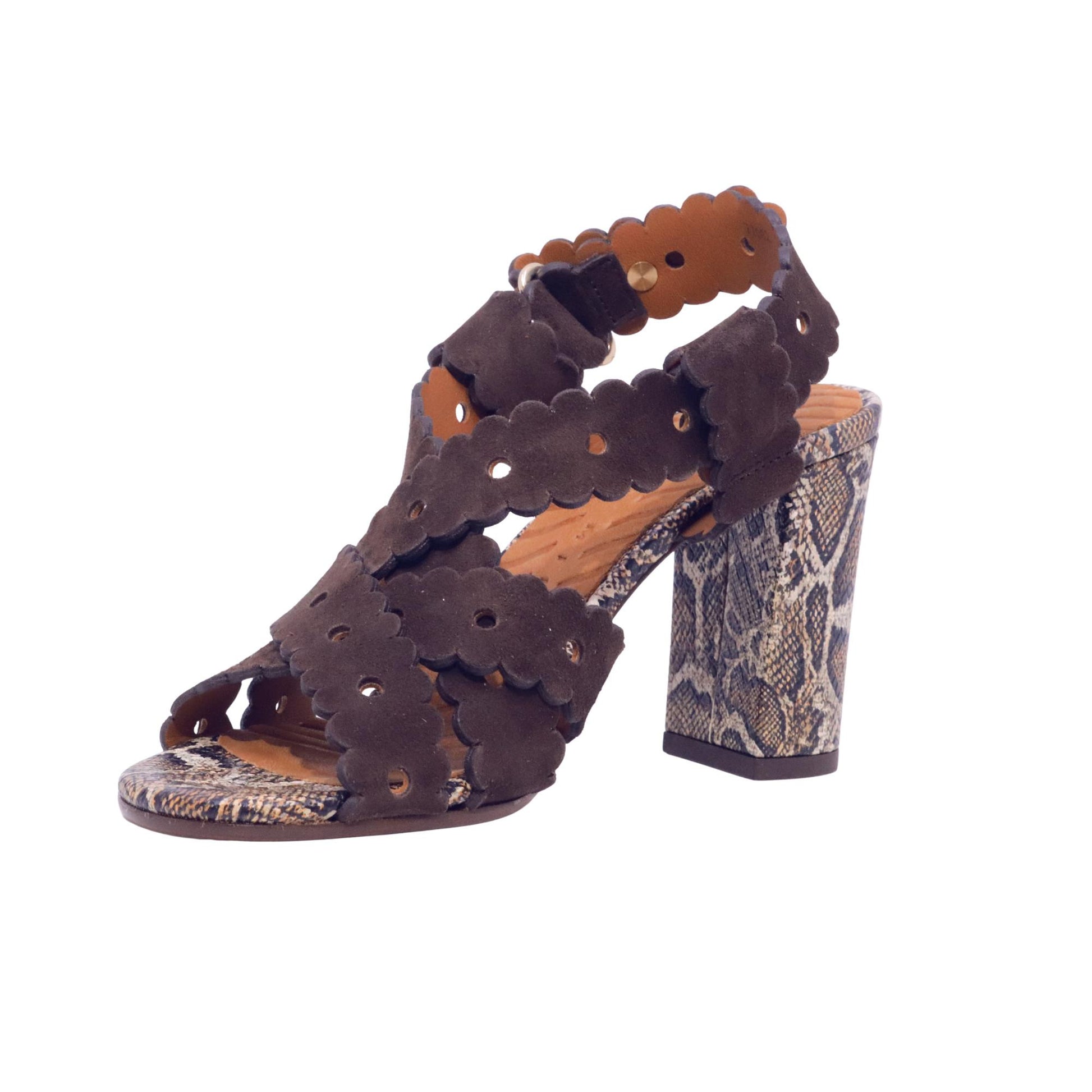 Chie Mihara Biby sandalo donna in camoscio marrone con tacco stampa serpente 