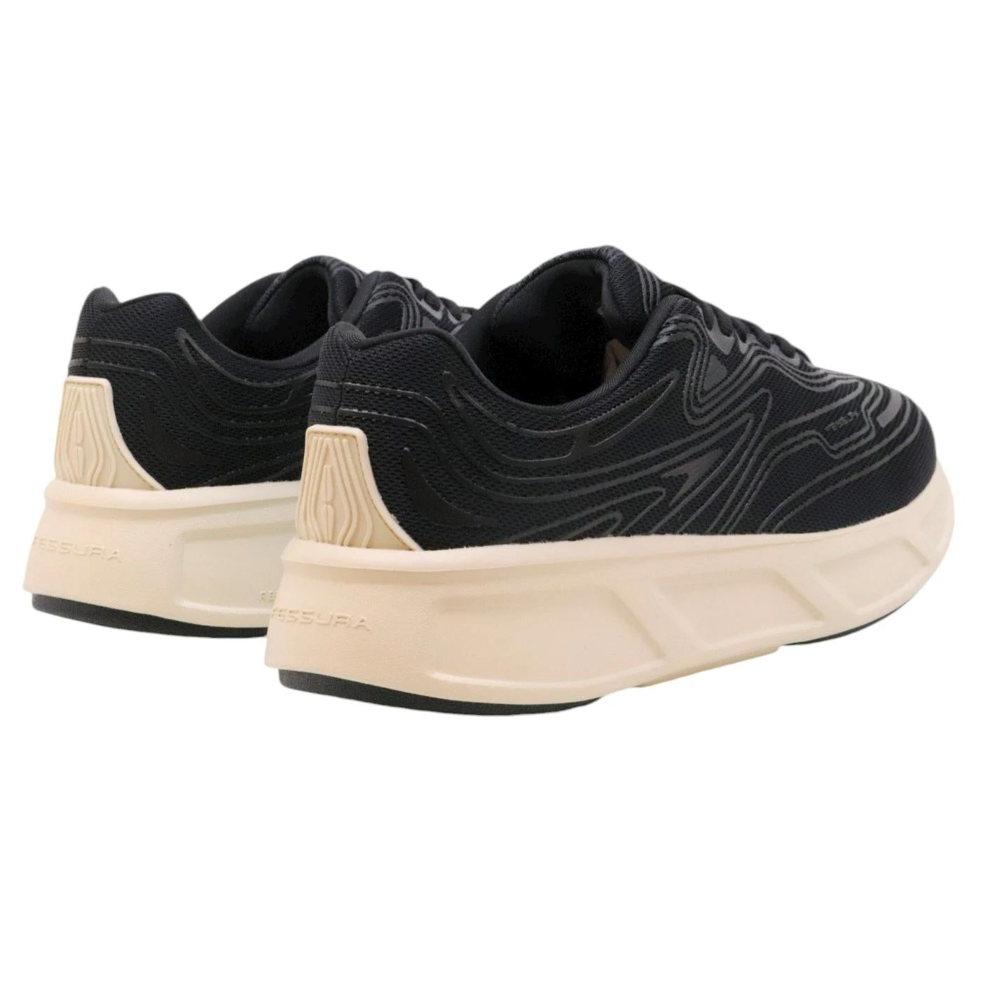 Sneaker Fessura Run #01 in tessuto nero traspirante con texture gommata 