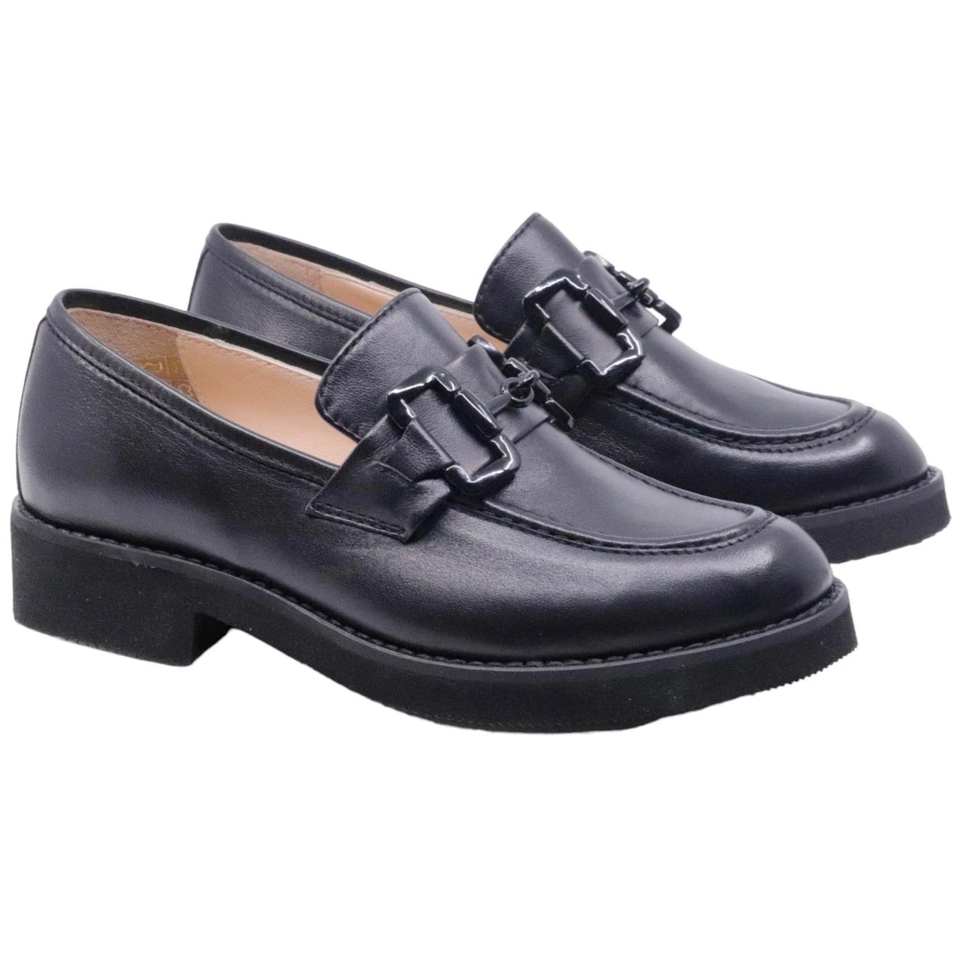 Mocassino donna Le Briella in pelle nappata di colore nero con morsetto 