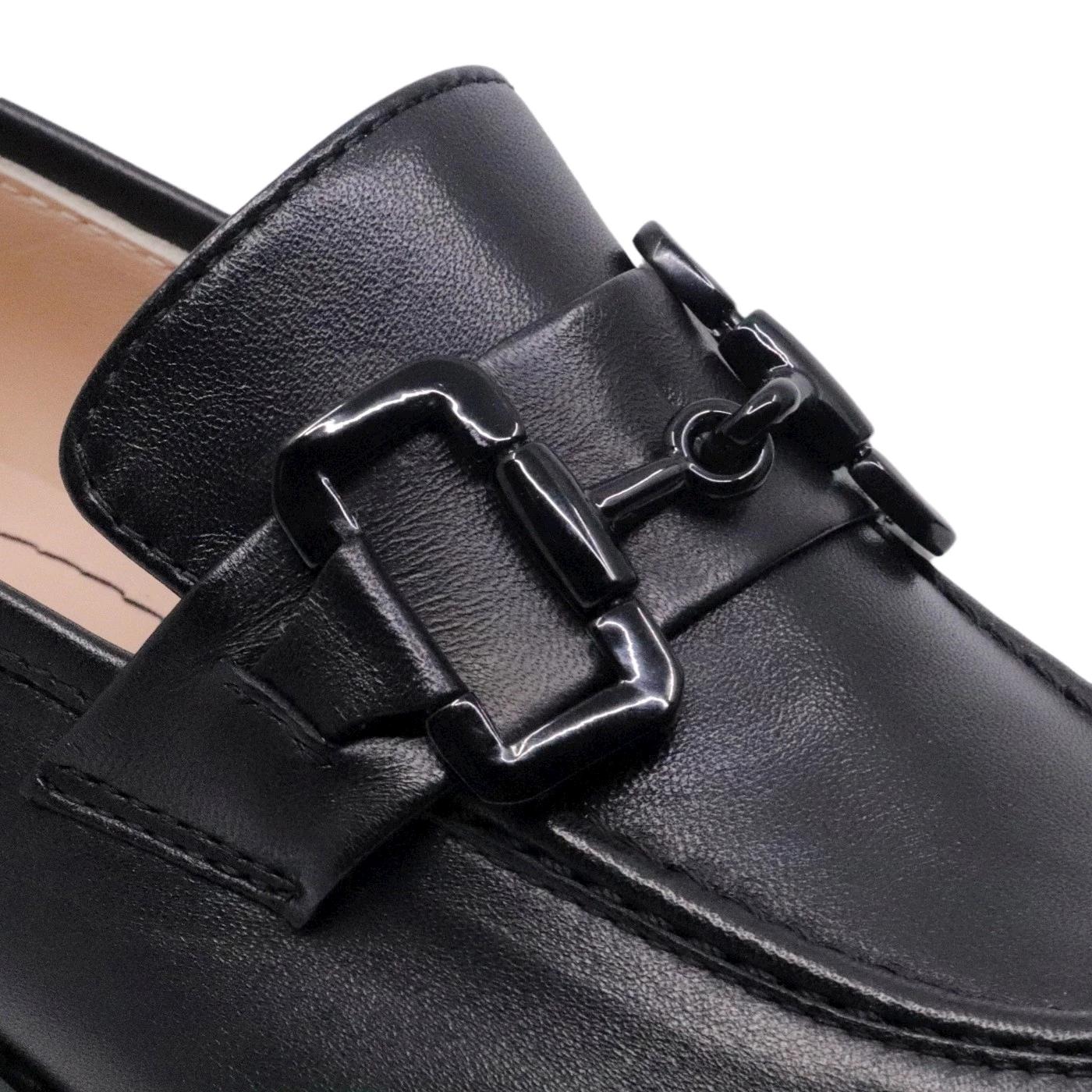 Mocassino donna Le Briella in pelle nappata di colore nero con morsetto 