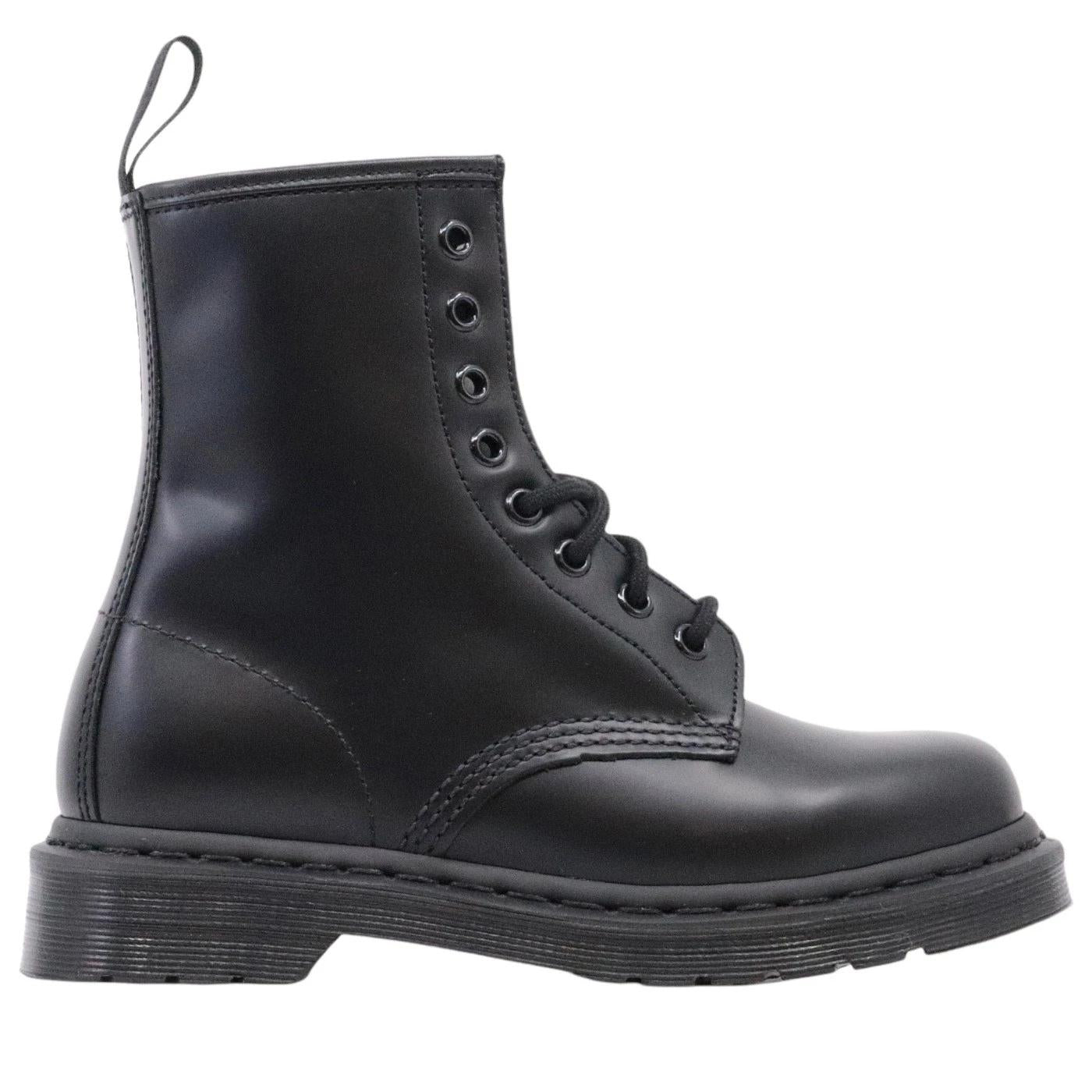 Dr. Martens 1460 Mono Anfibio da donna realizzato in pelle smooth resistente di colore nero 